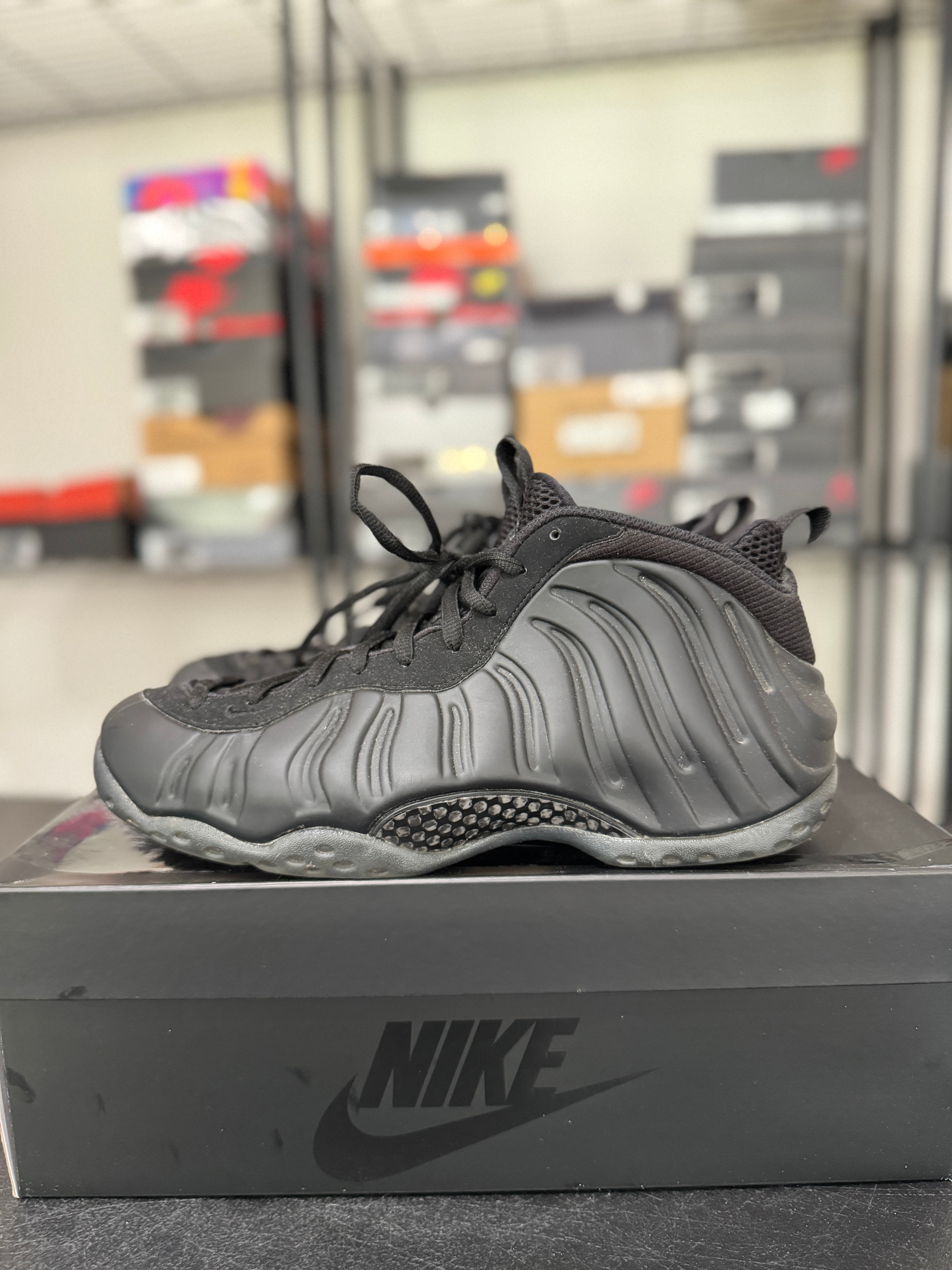 Size 11 - Foamposite one anthracite