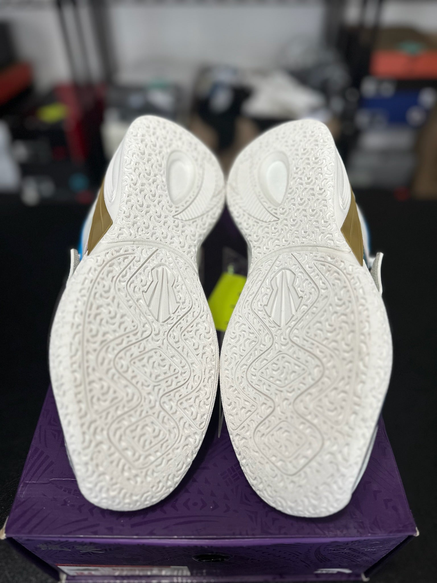 Size 12.5 - Anta Kai 1 Playoffs Home DS