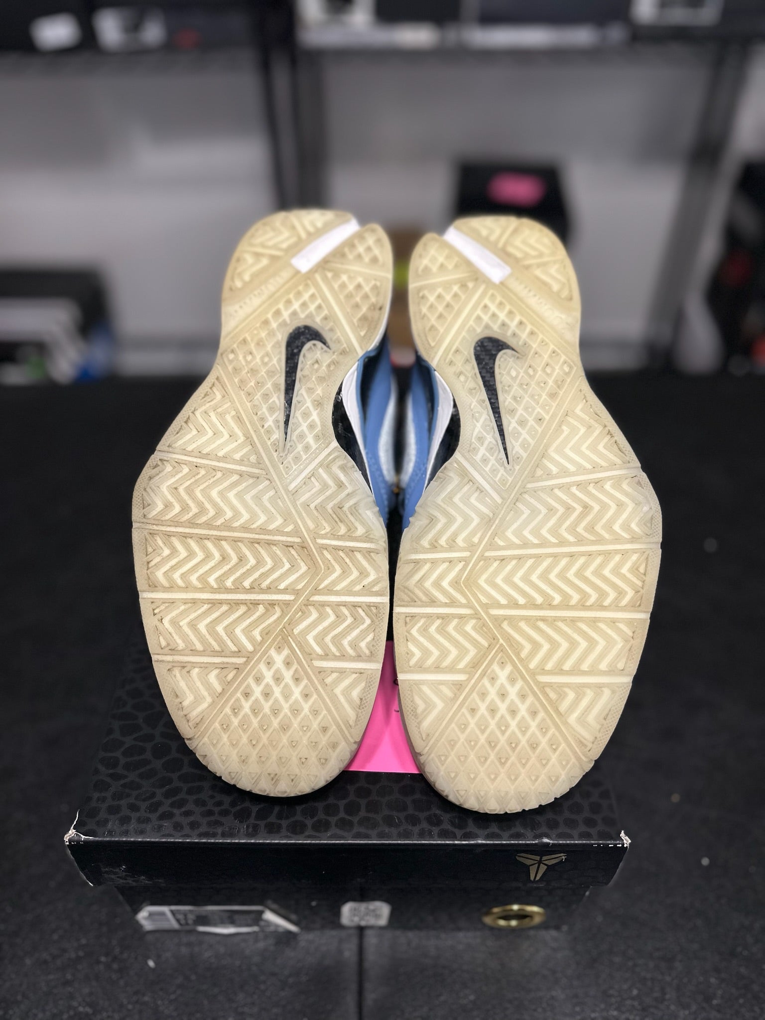 Size 9.5 - Kobe 1 Protro City of Champions