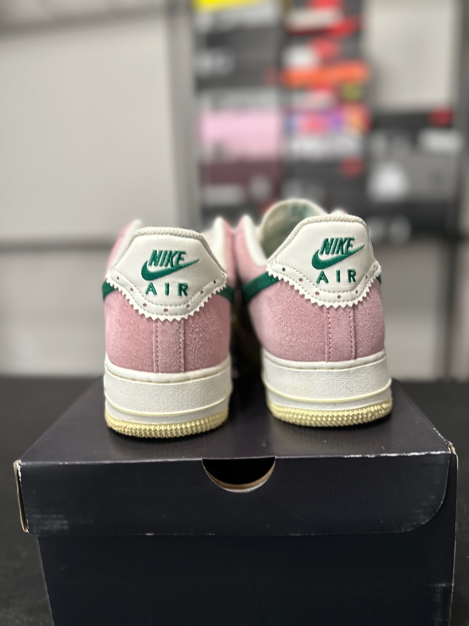 Size 10.5 - AF 1 Low ‘07 LV8 Medium Soft Pink Malachite