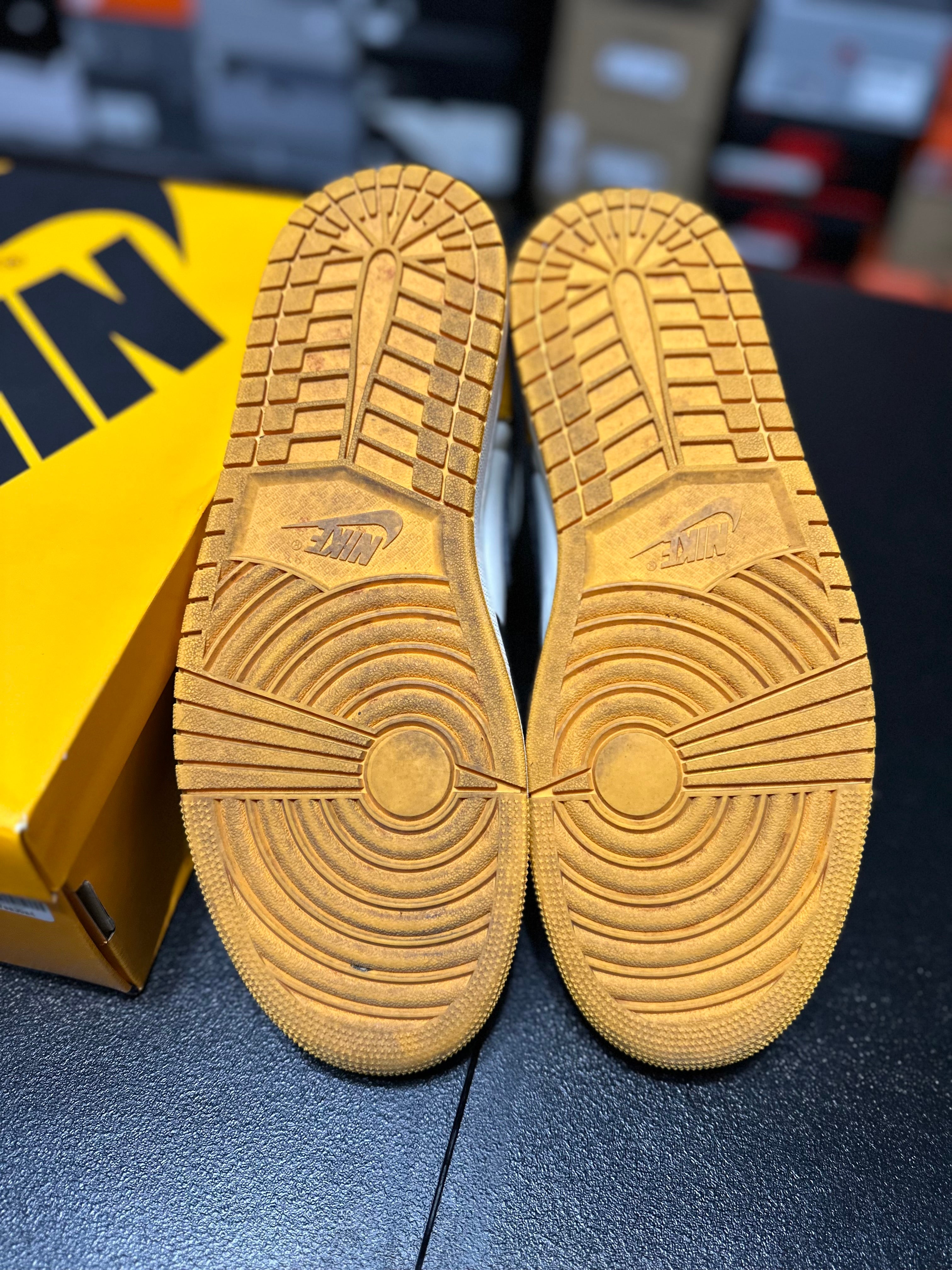 Size 11 - J1 yellow taxi