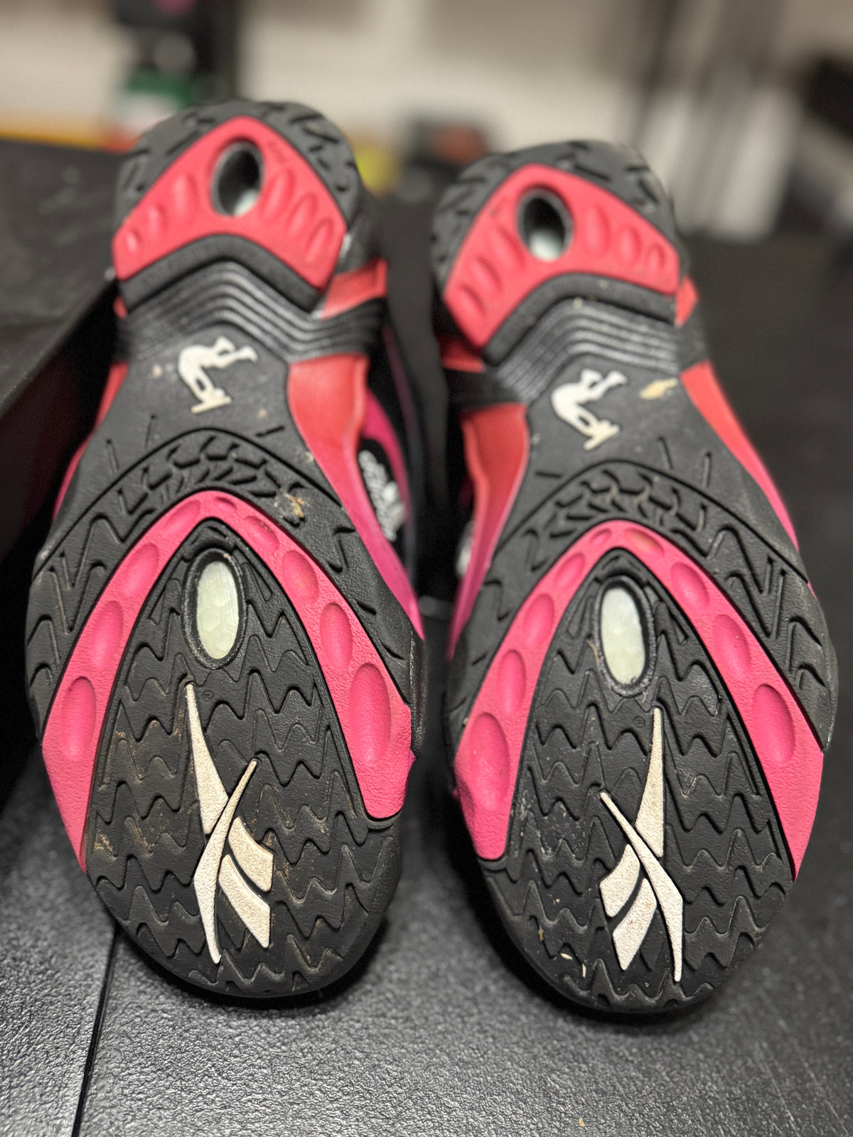 Size 8 - Shaqnosis black/ red
