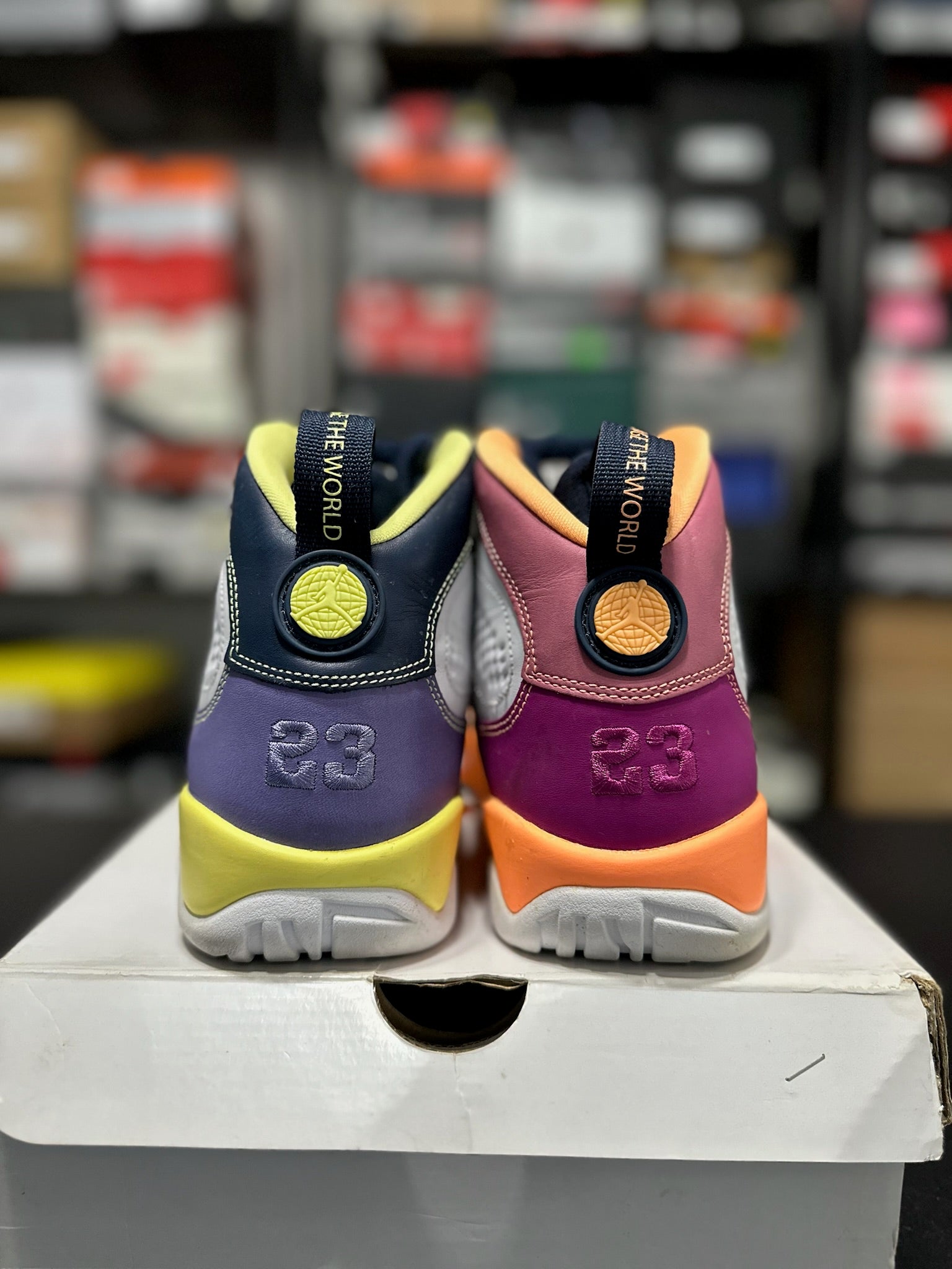 Size 8.5 - (10W) J9 Change the World