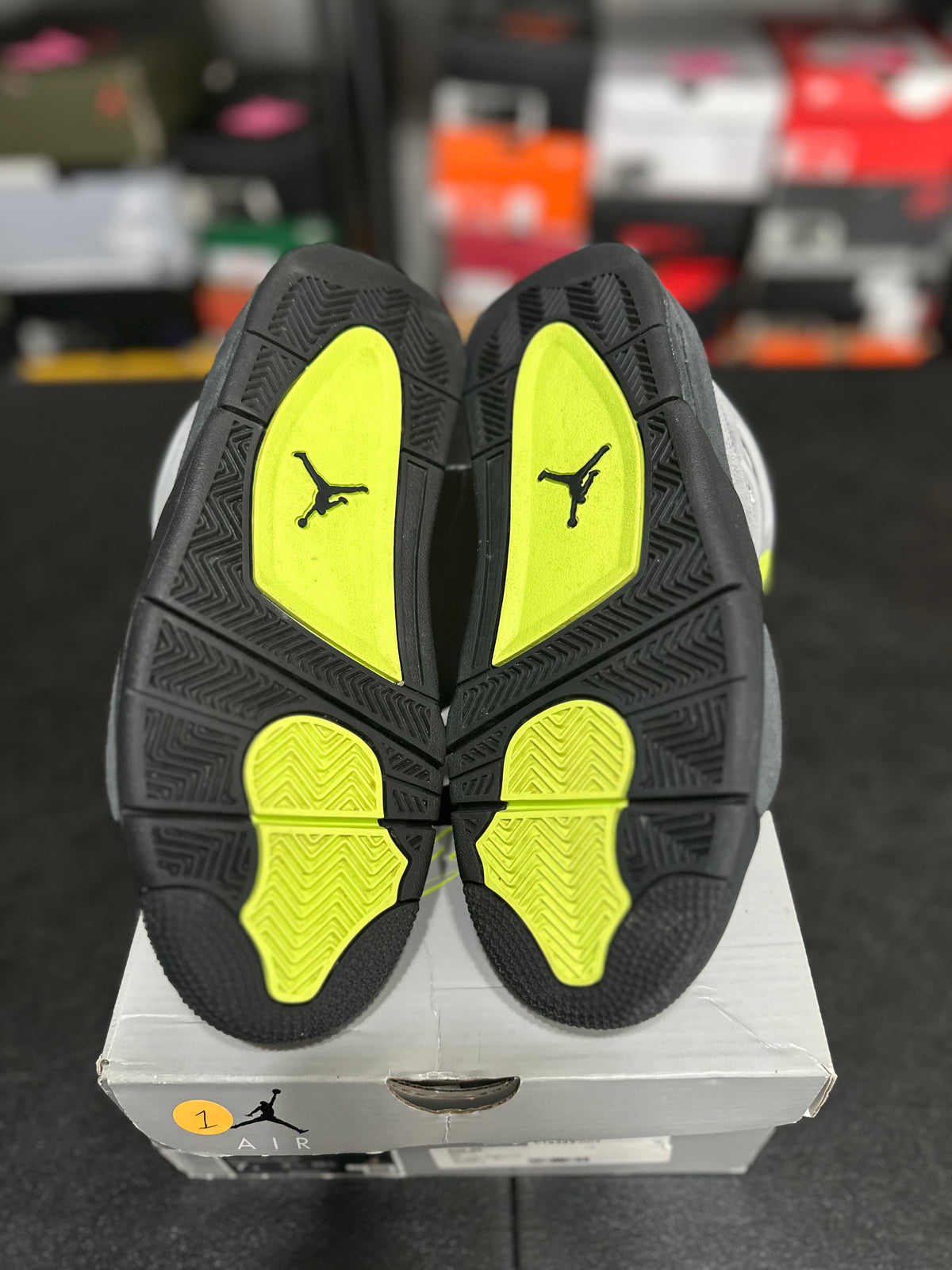 Size 7y - J4 neon