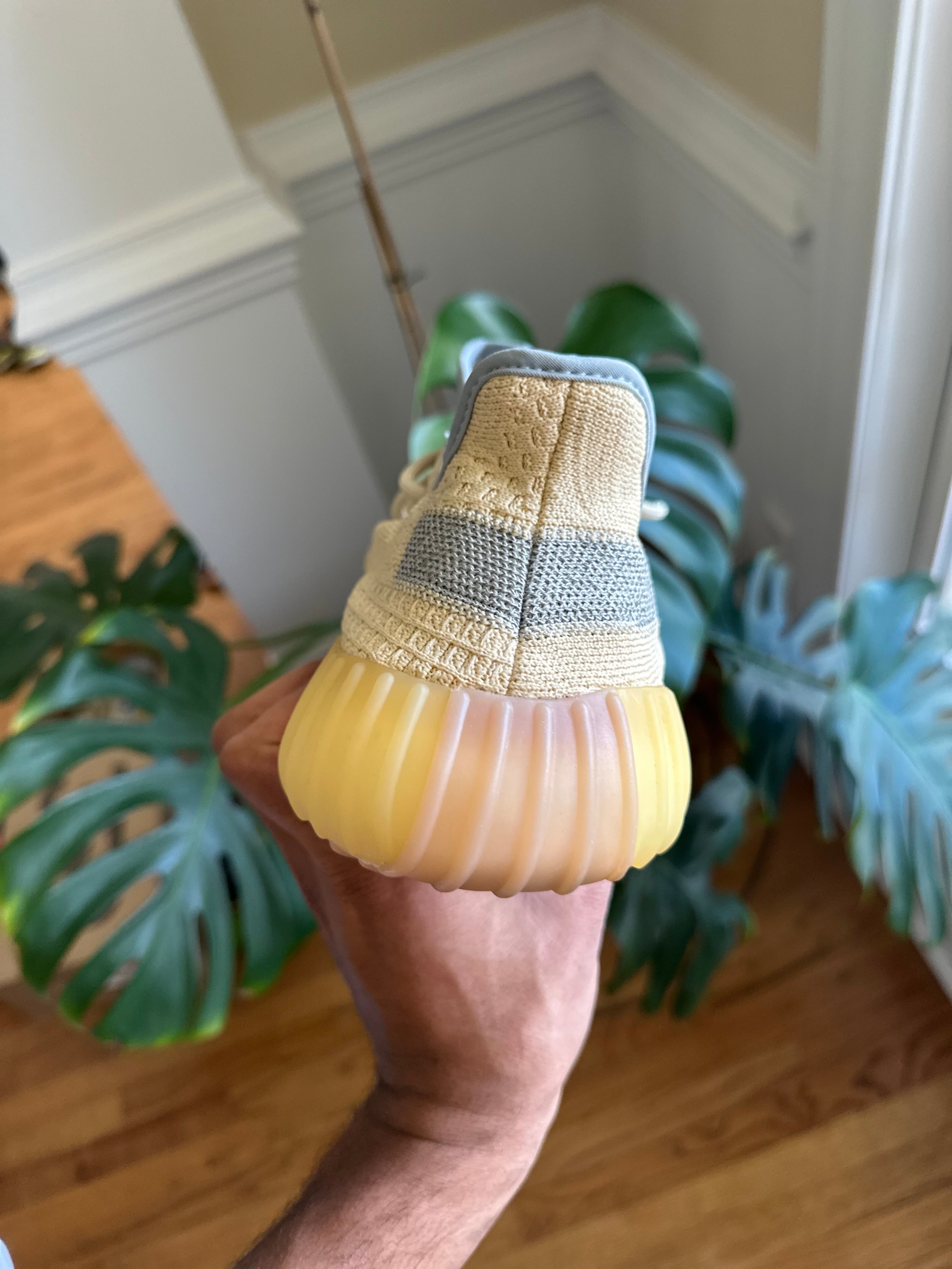 Size 10.5 - YZY 350 linen