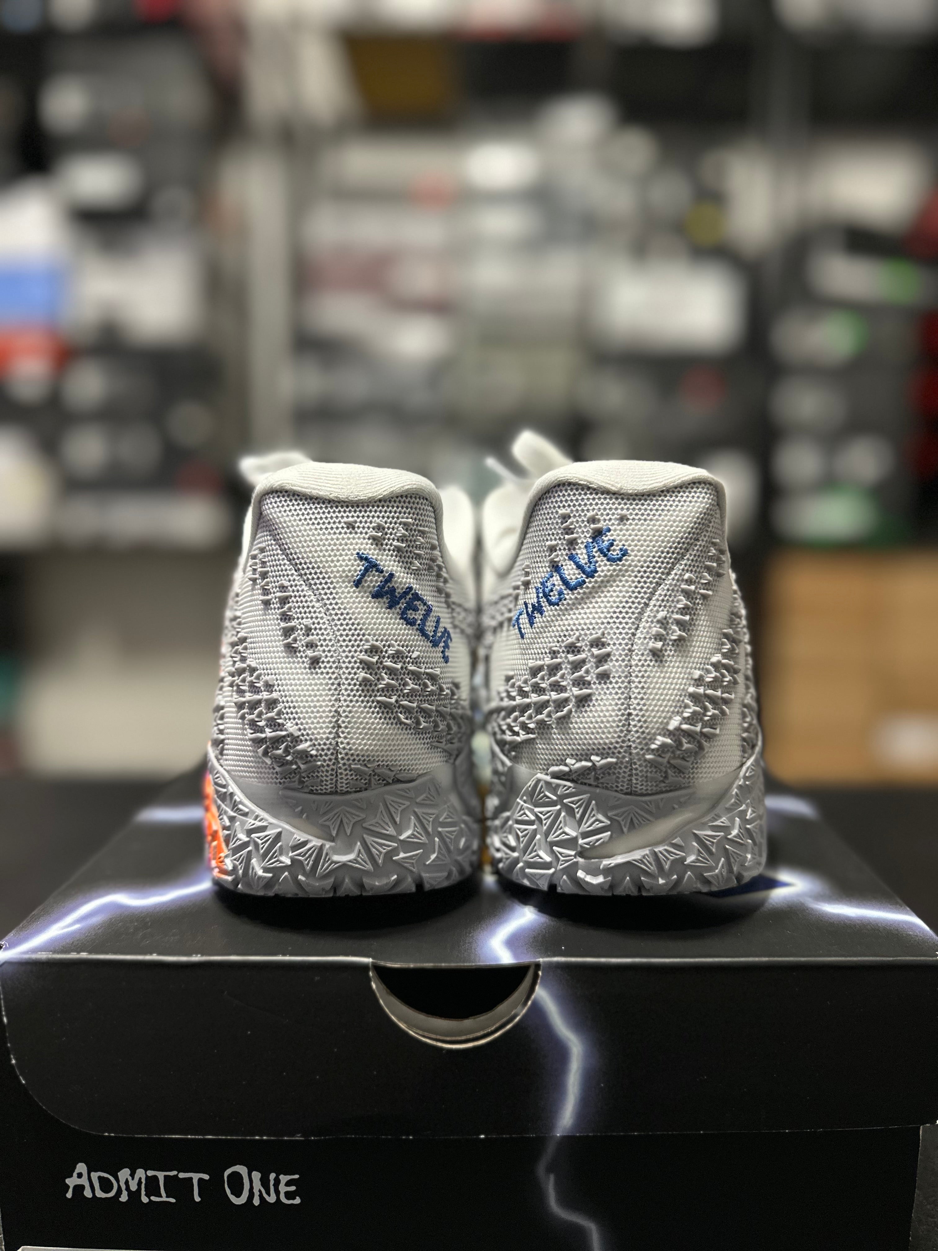 Size 10 - Ja 3 light show