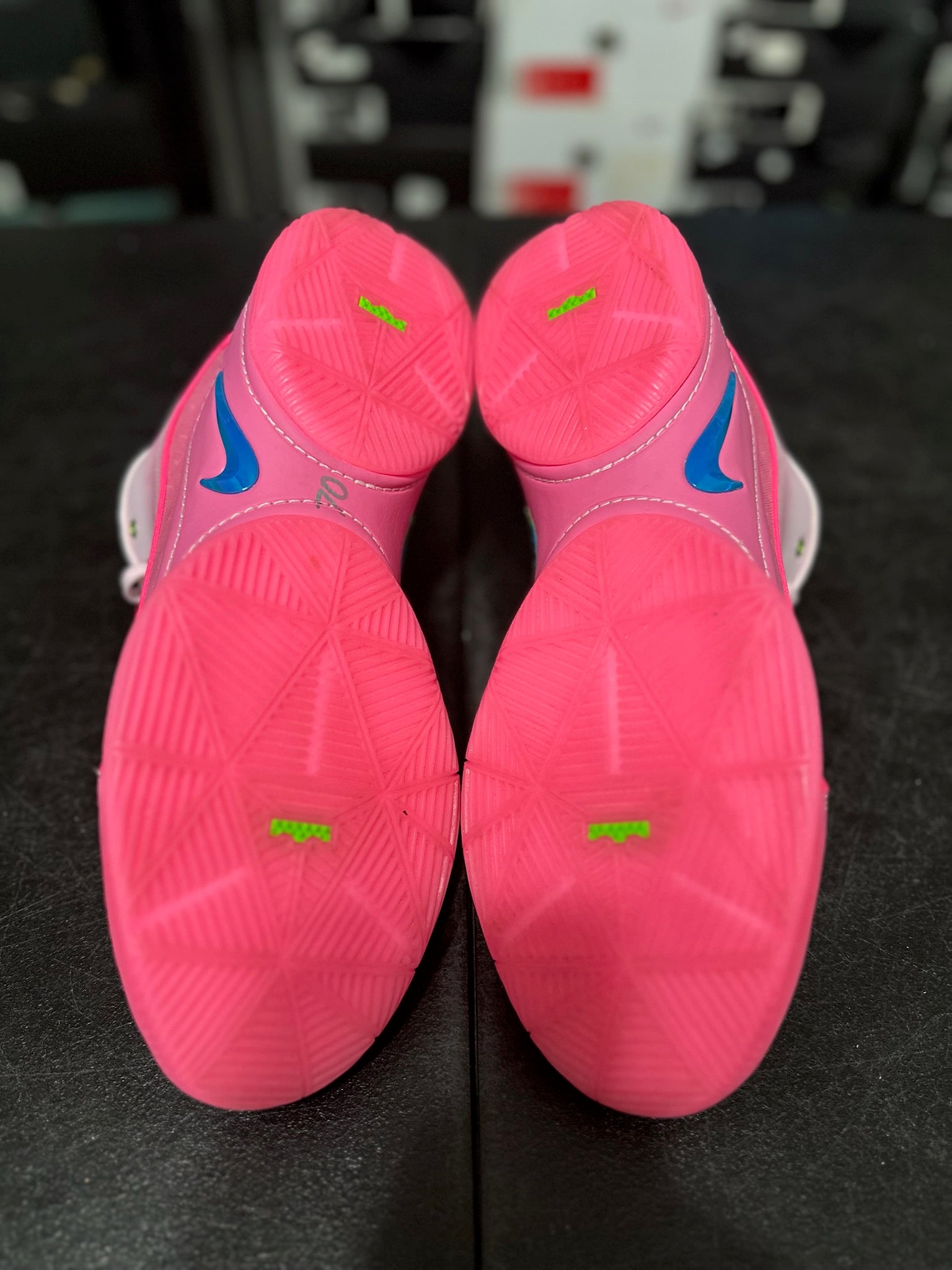Size 10 - LeBron 22 I Promise