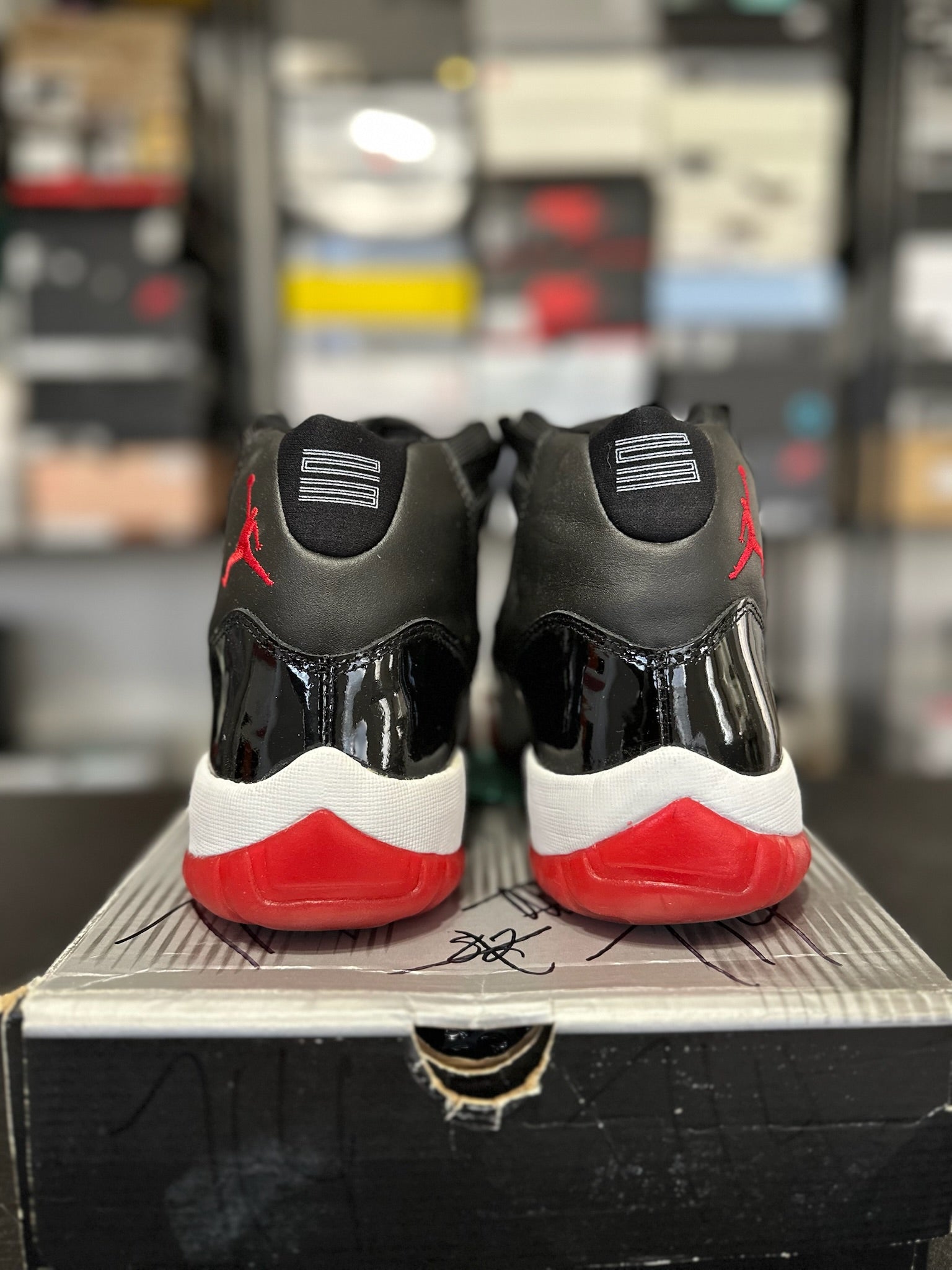 Size 12 - J11 Playoffs bred 2001