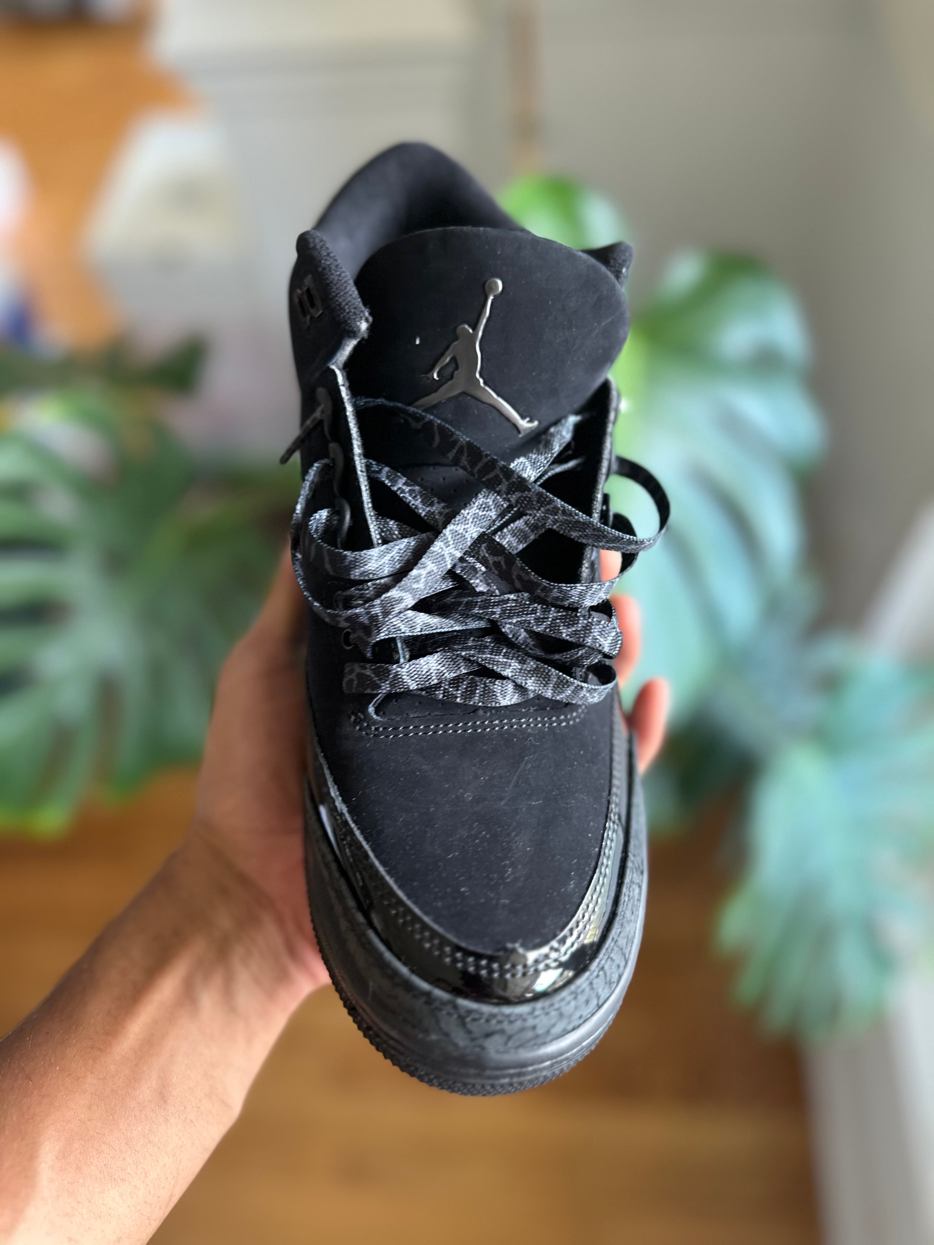 Size 8 - J3 black cat