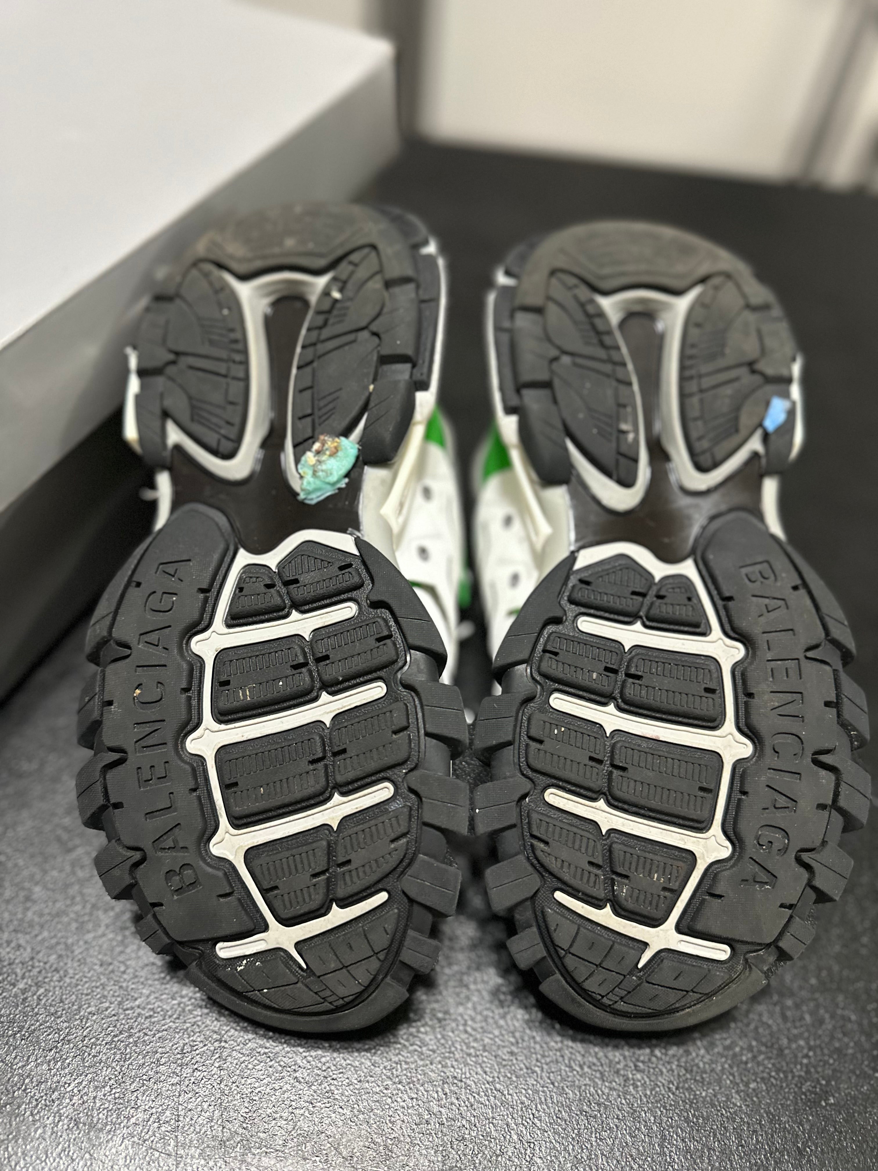 Size 7 - (40) Balenciaga track white/green
