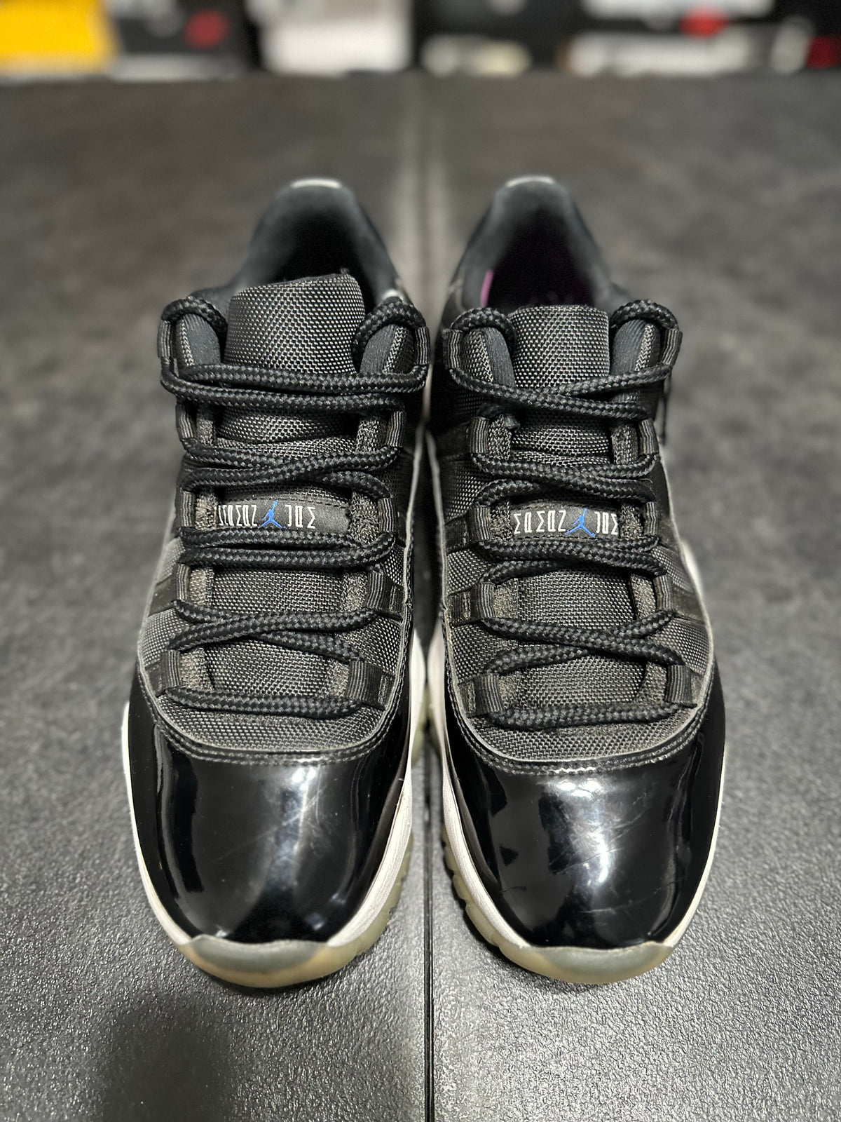 Size 8.5 - J11 low space jam
