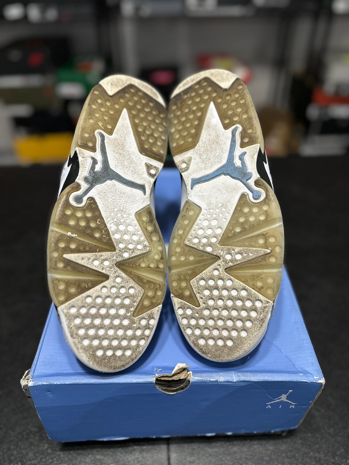 Size 8 - j6 UNC white