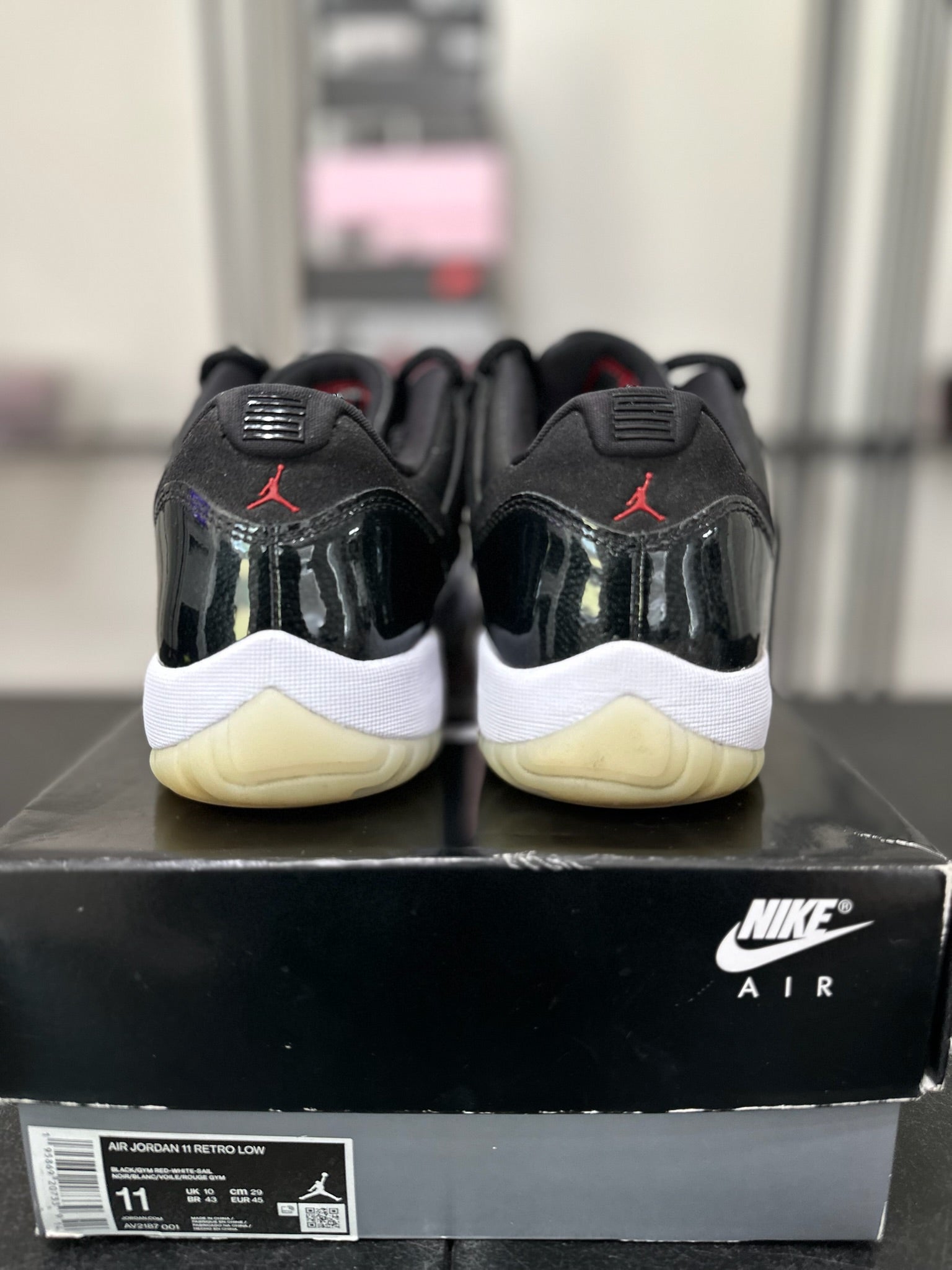 Size 11 - J11 Low 72-10