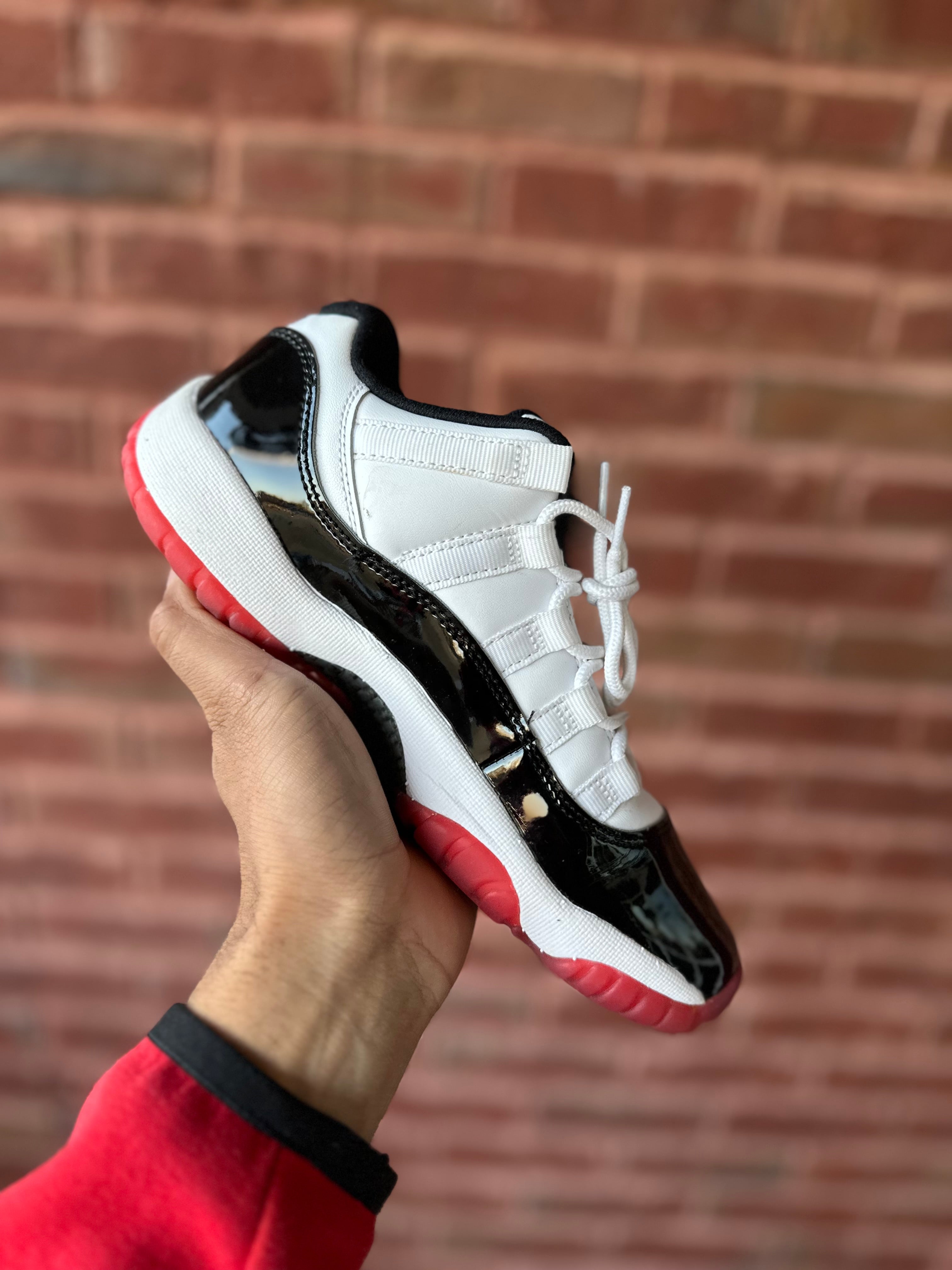 Size 5y - j11 low concord bred gs