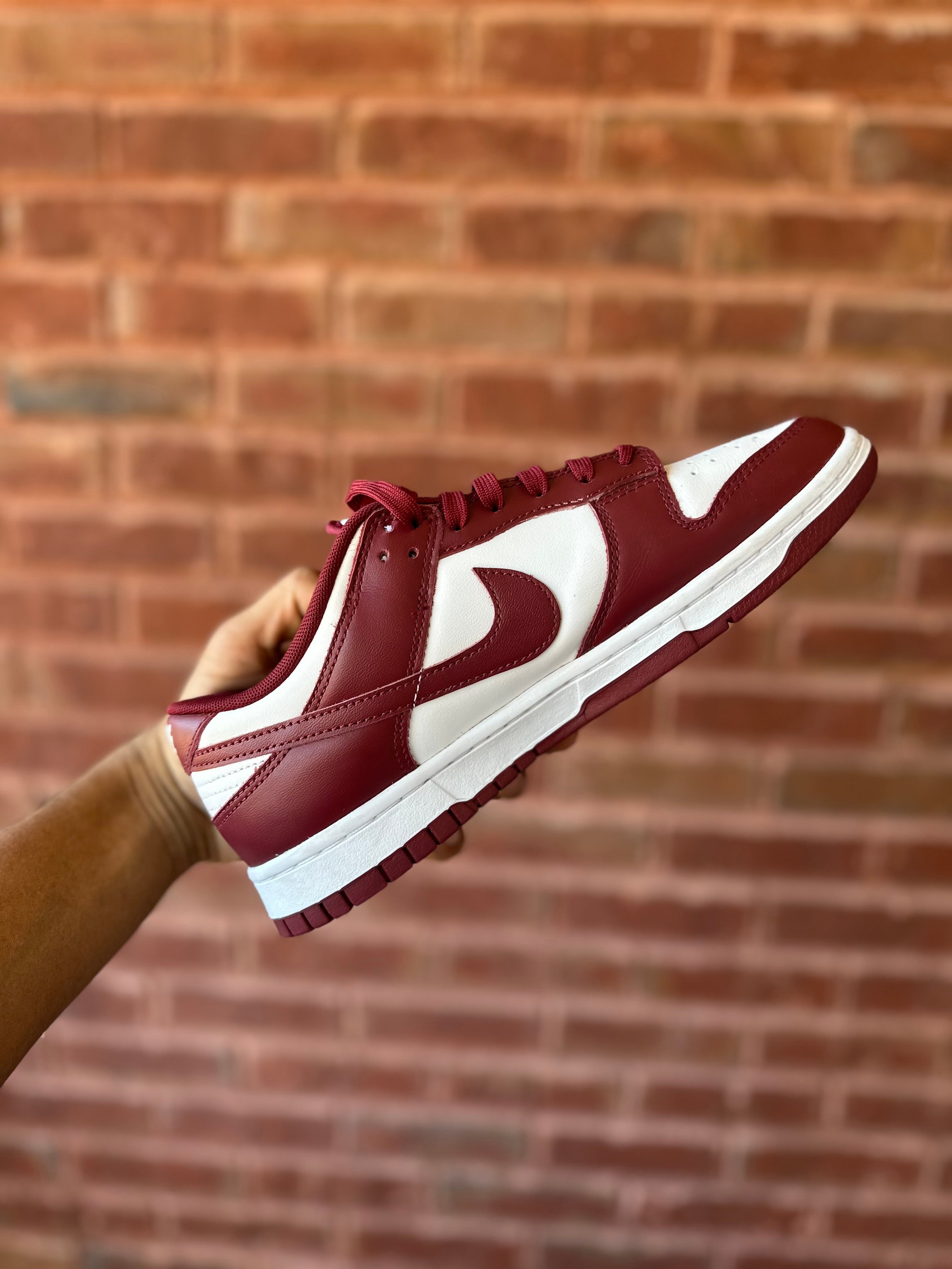 Size 8 - Dunk low Team red