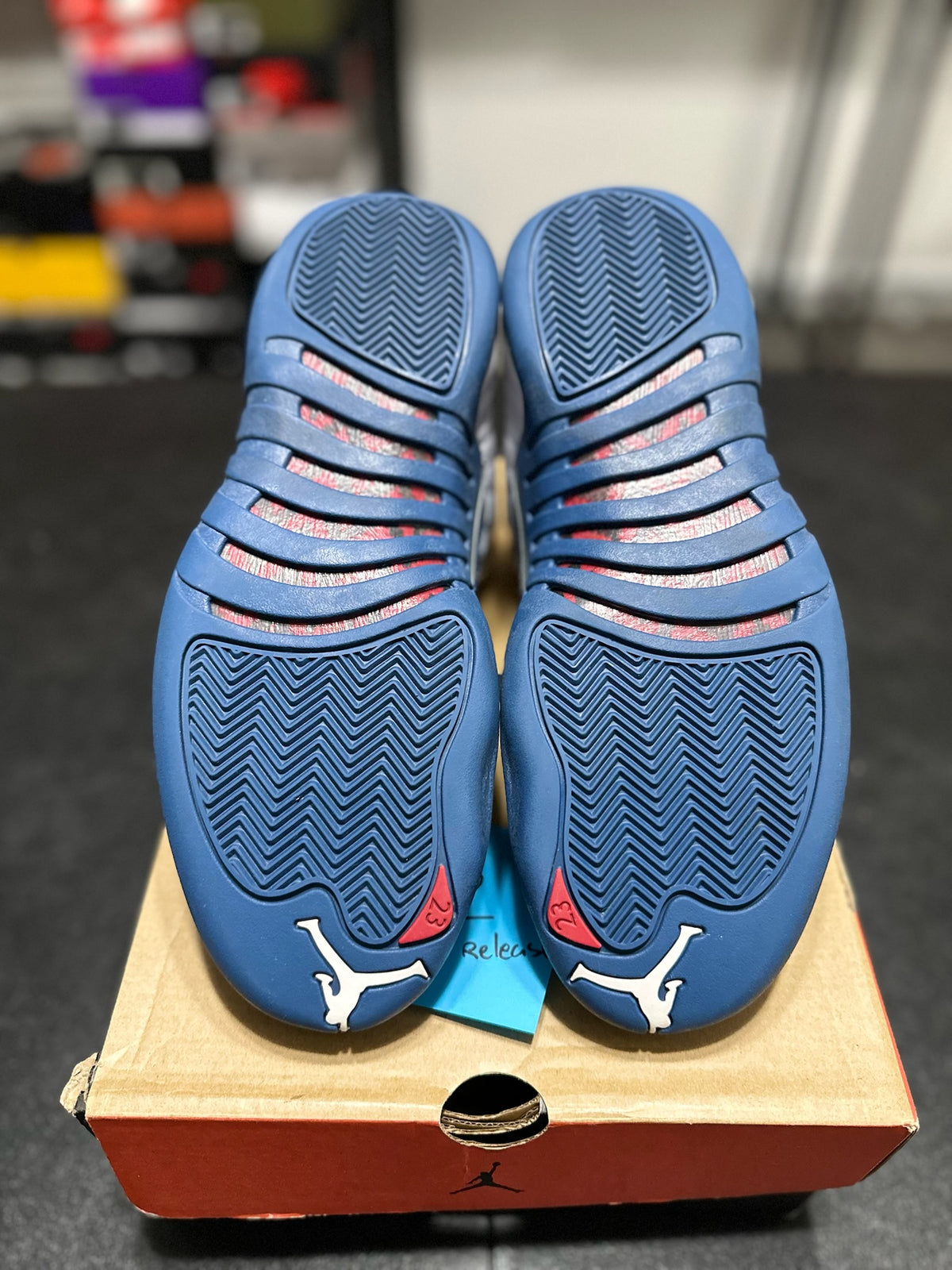 Size 9 - j12 French blue