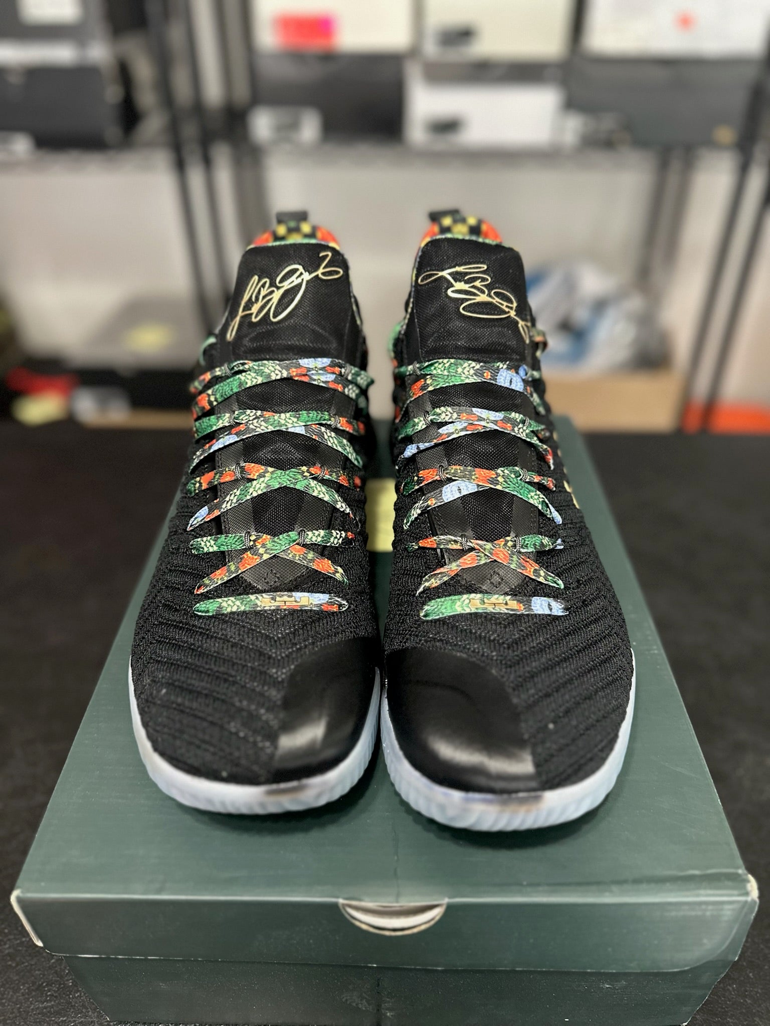 Size 14 - LeBron 16 Watch the Throne