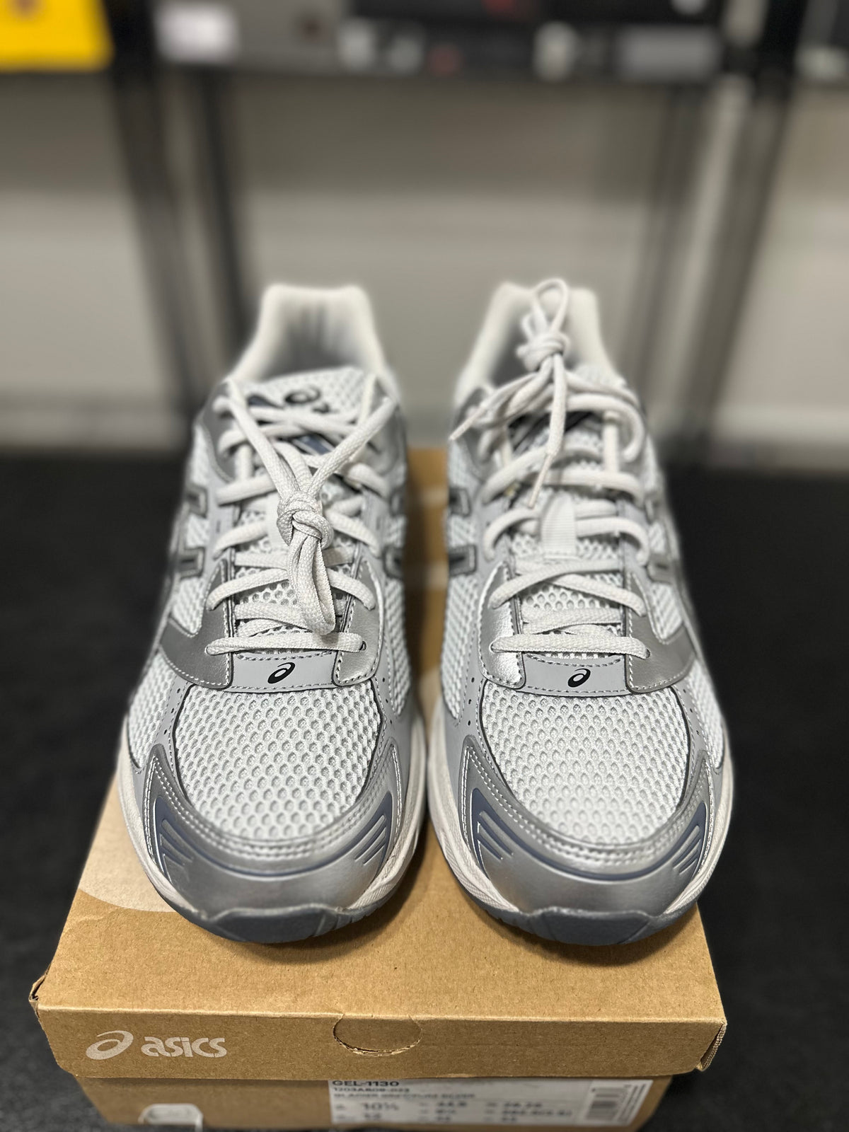 Size 10.5 - asics gel 1130 pure silver