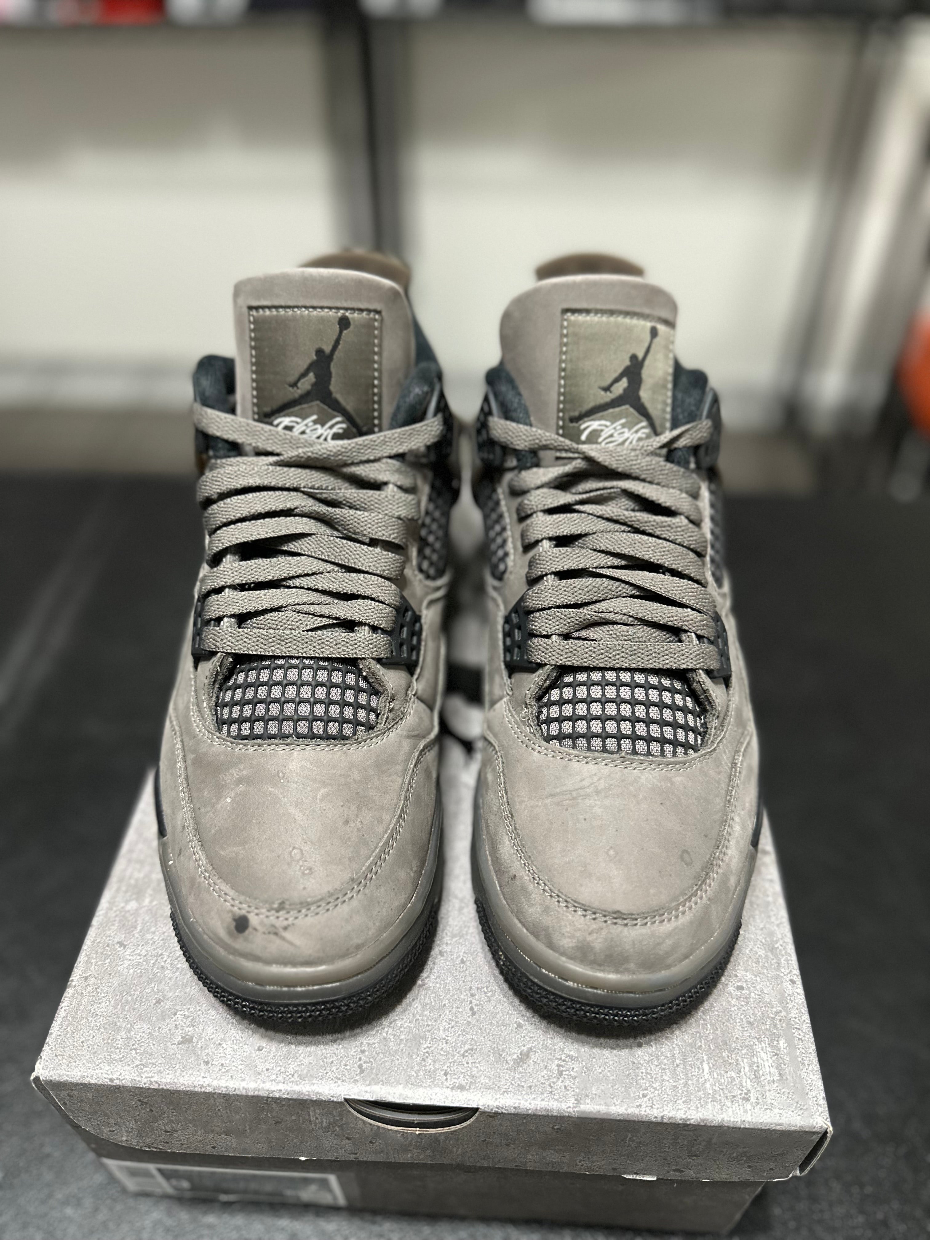 Size 9 - J4 cave stone