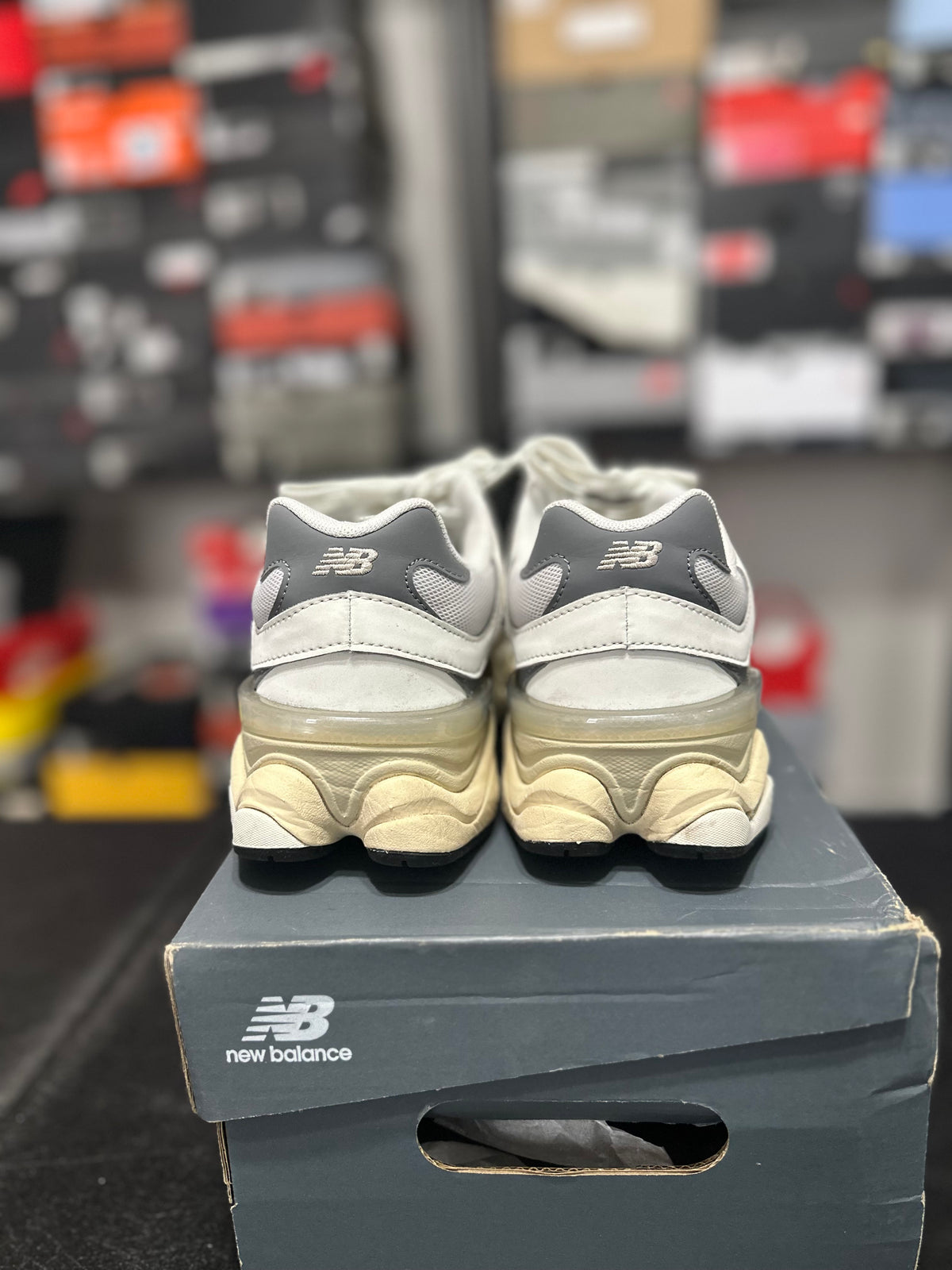 Size 7 - NB 9060