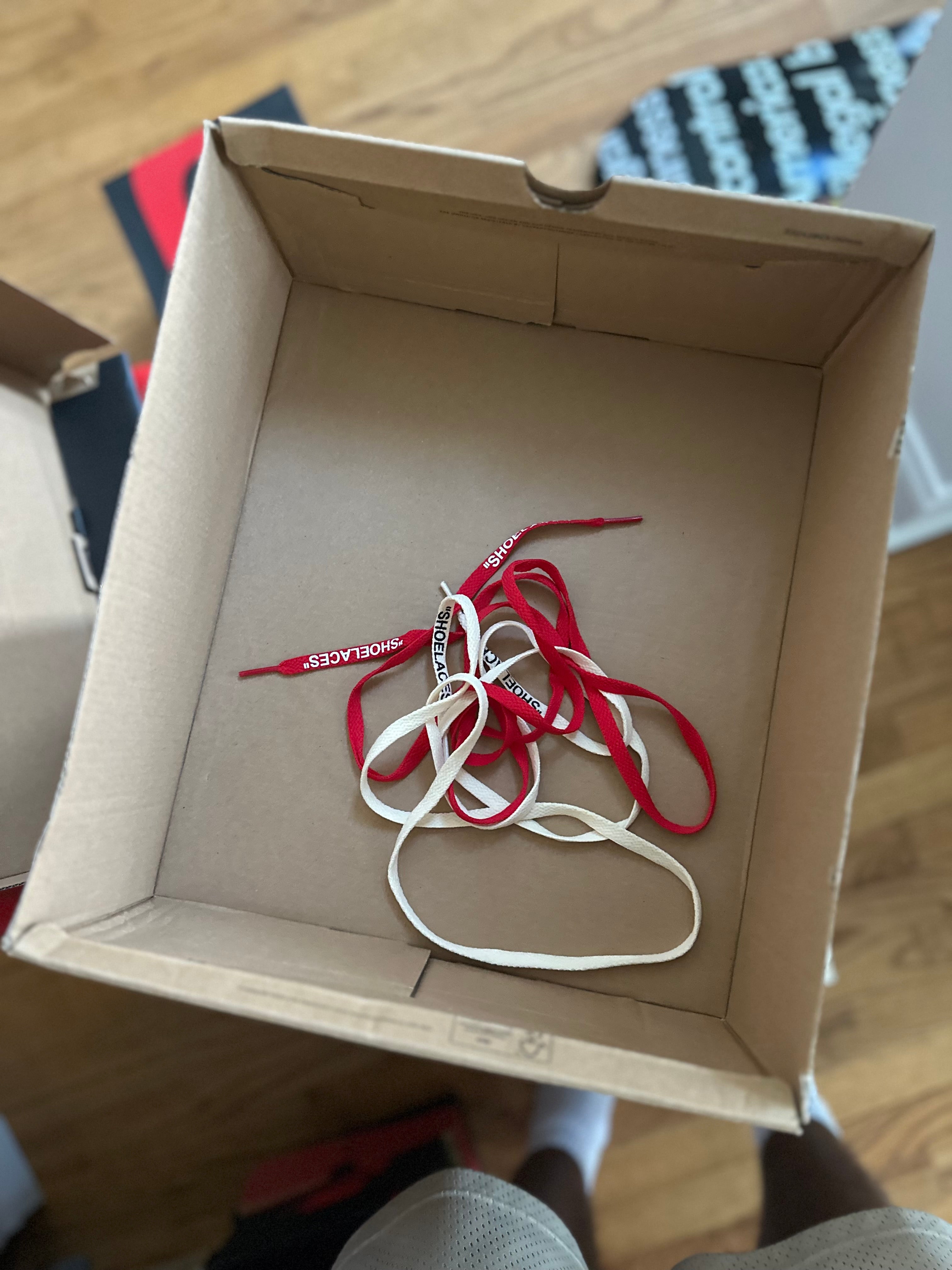Size 12 - J5 off white sail