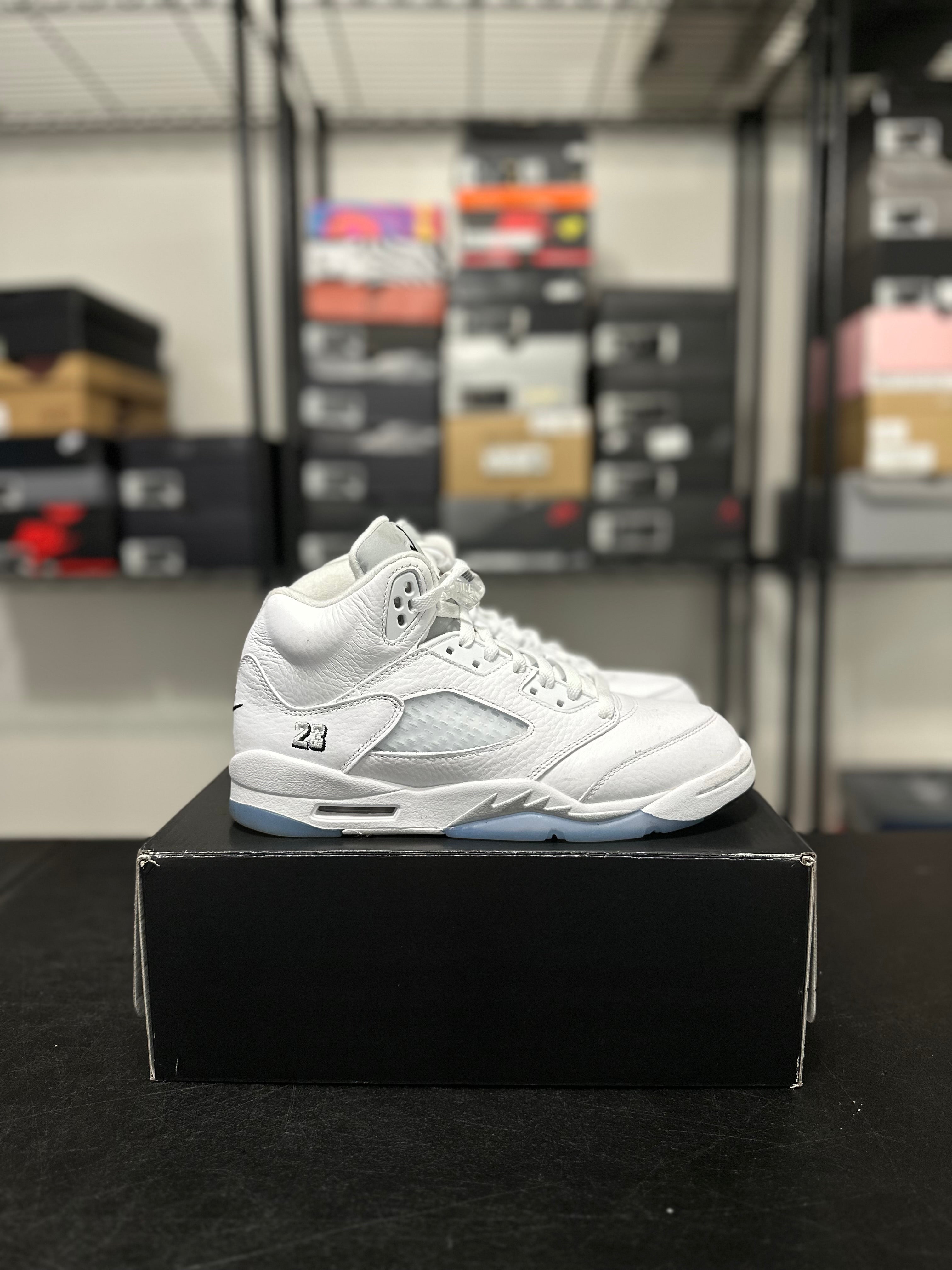 Size 7y - J5 white metallic
