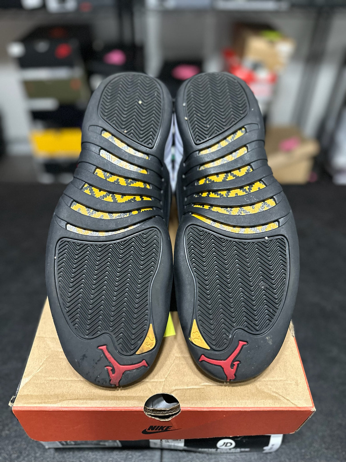 Size 13 - J12 Taxi