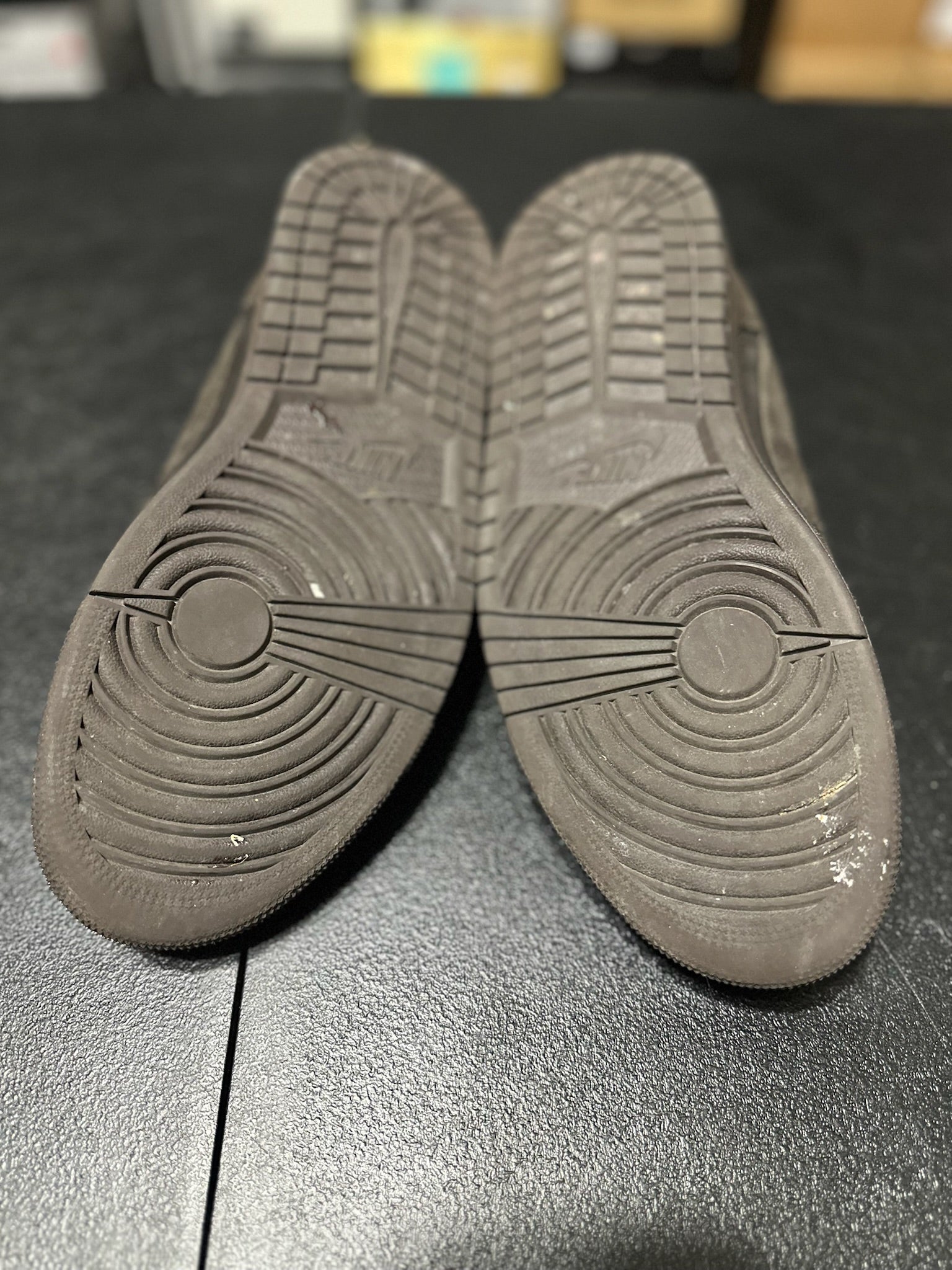 Size 9 - J1 Low Travis Scott Velvet Brown