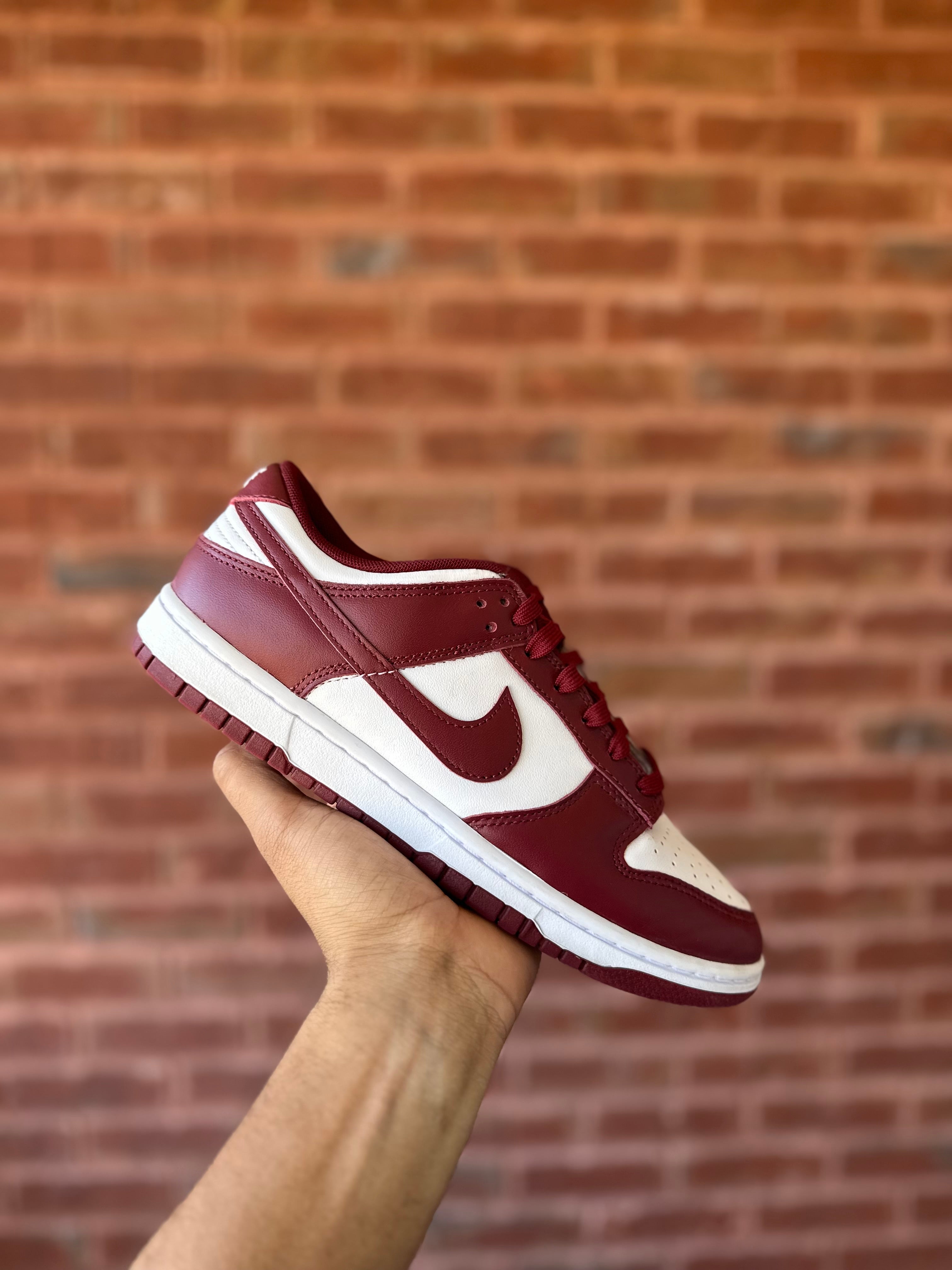 Size 8 - Dunk low Team red