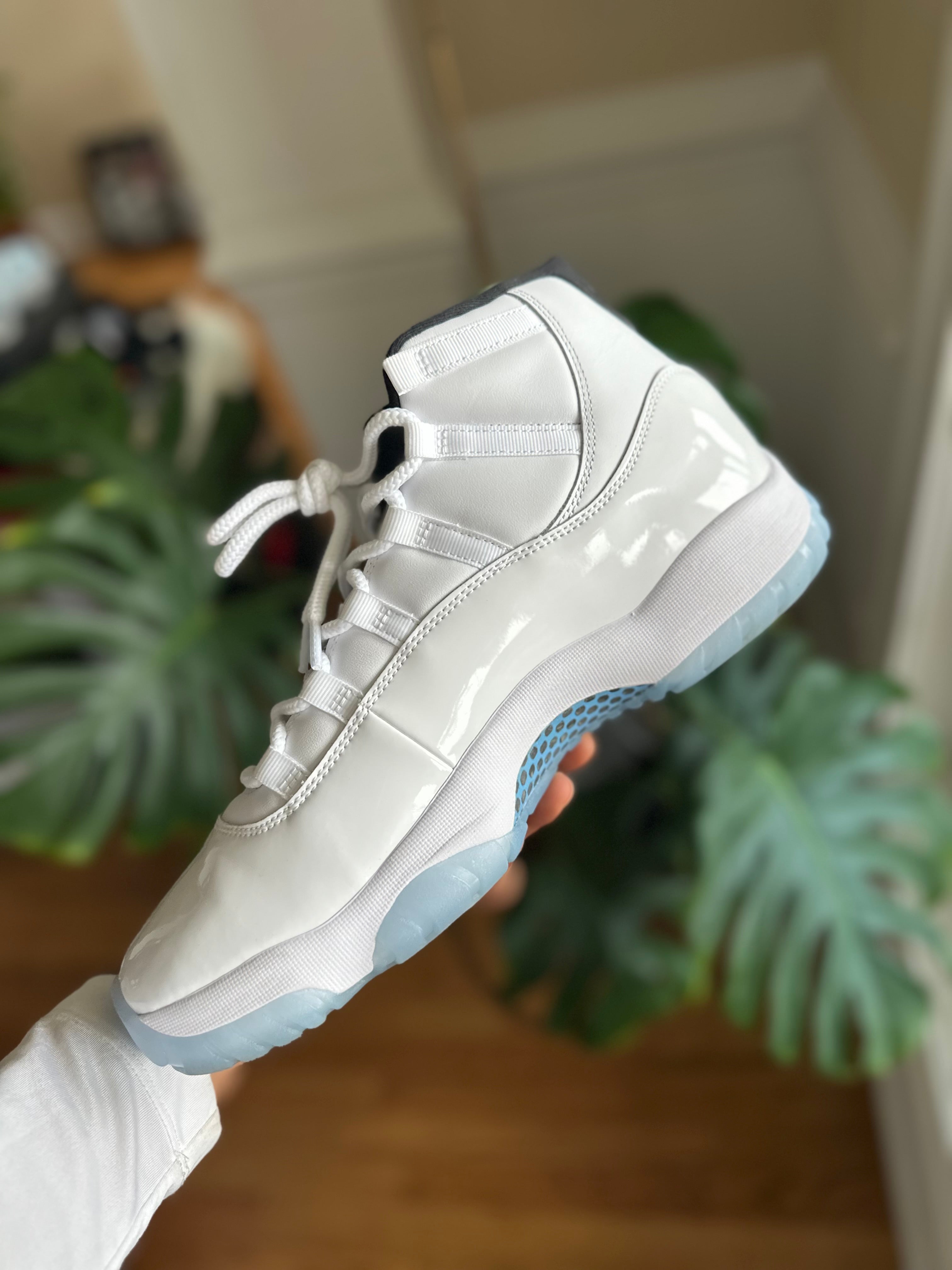 Size 12 - J11 legend blue