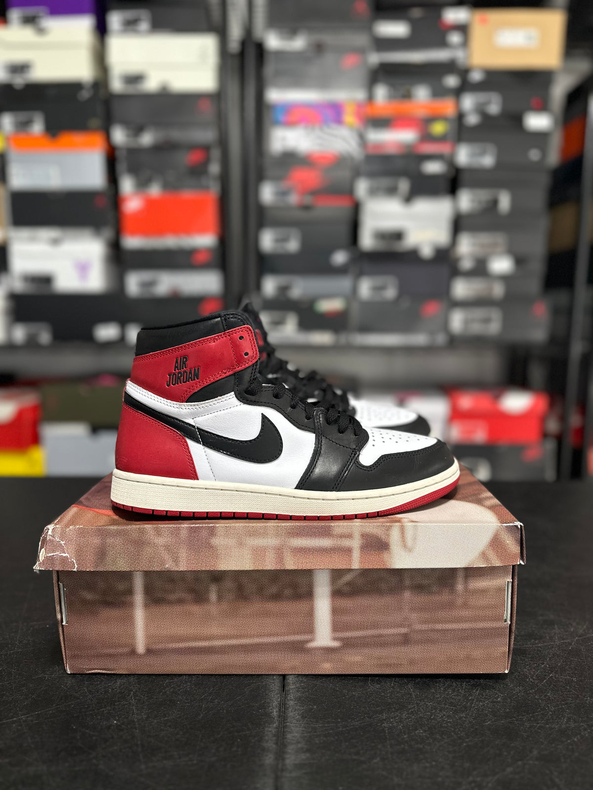Size 10 - J1 black toe