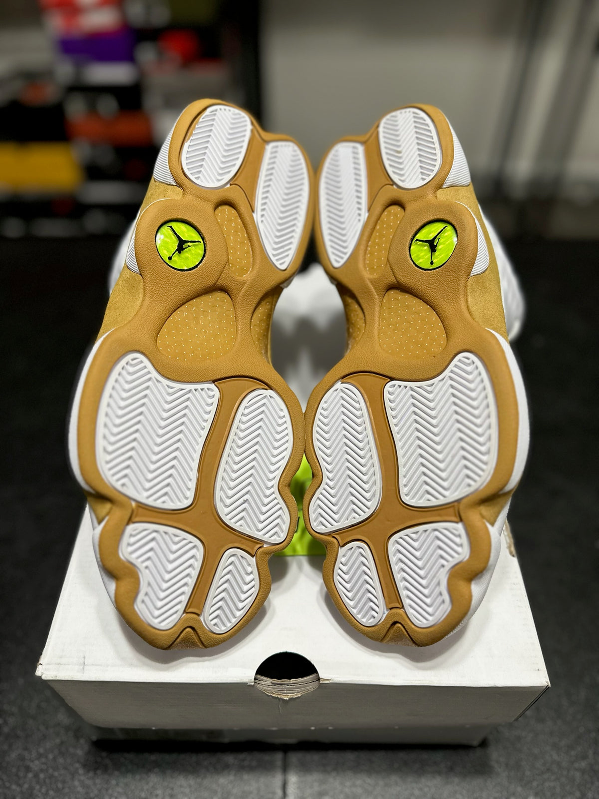 Size 11 - j13 wheat