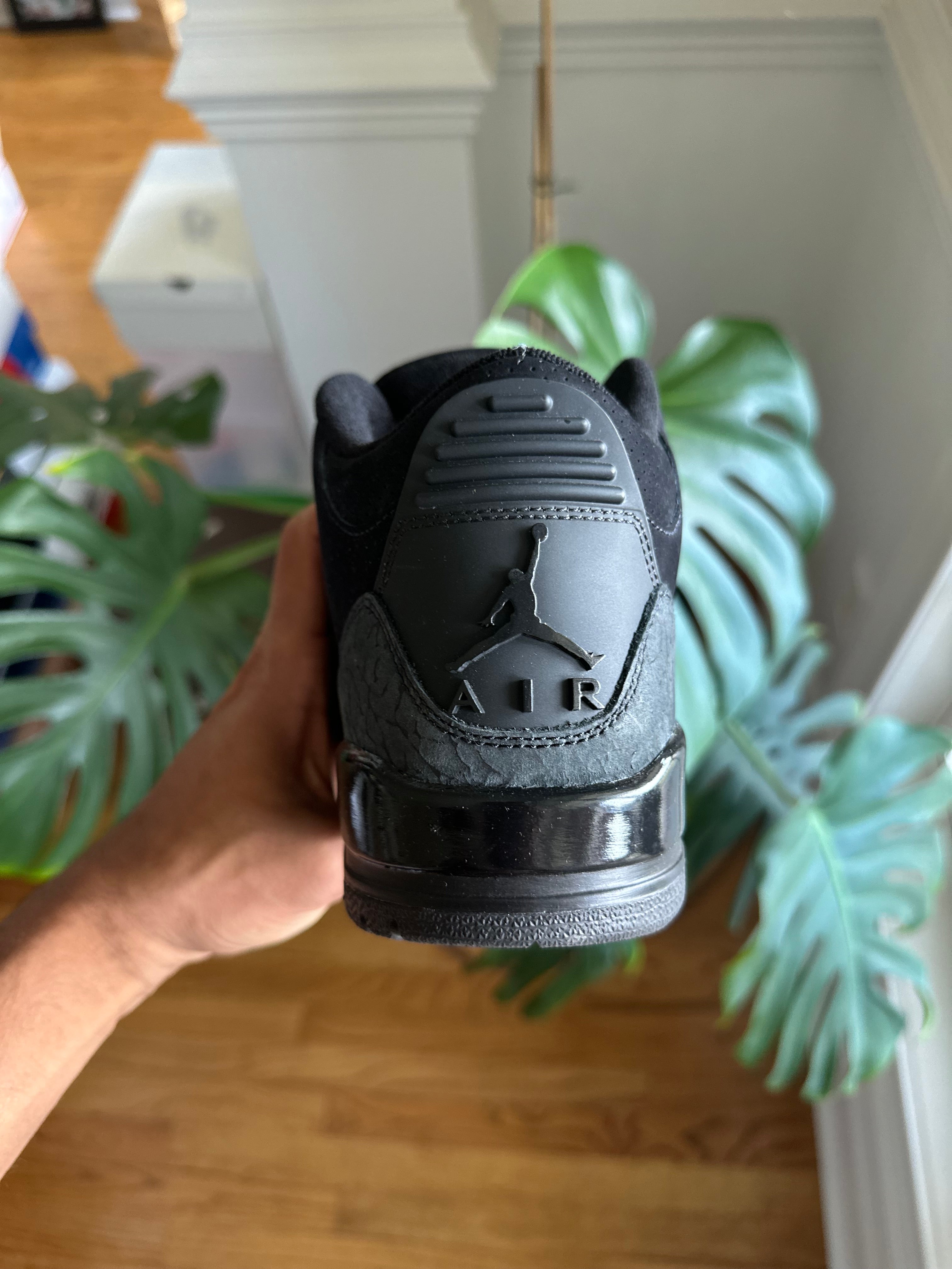 Size 8 - J3 black cat