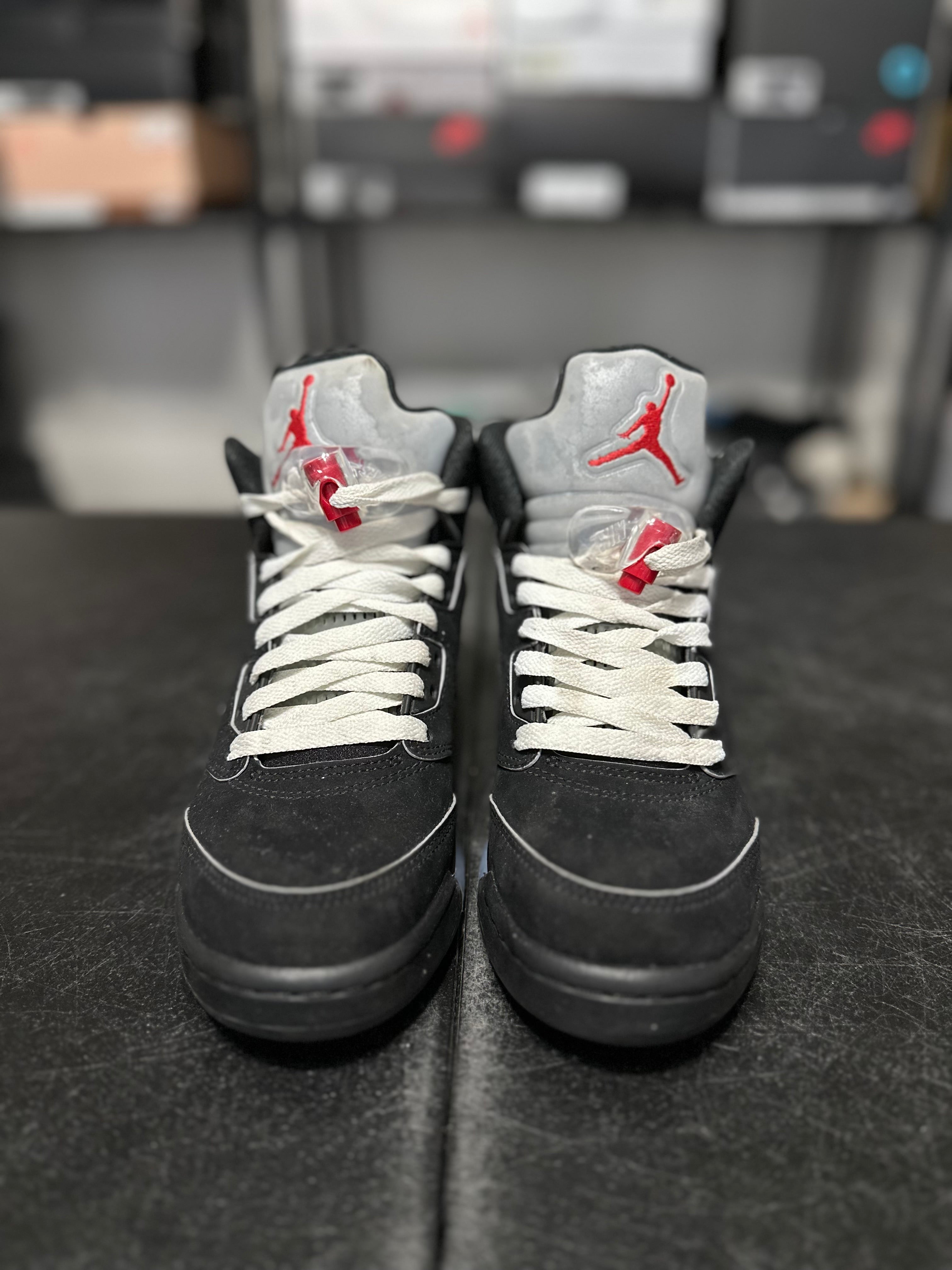 Size 4y - J5 black metallic