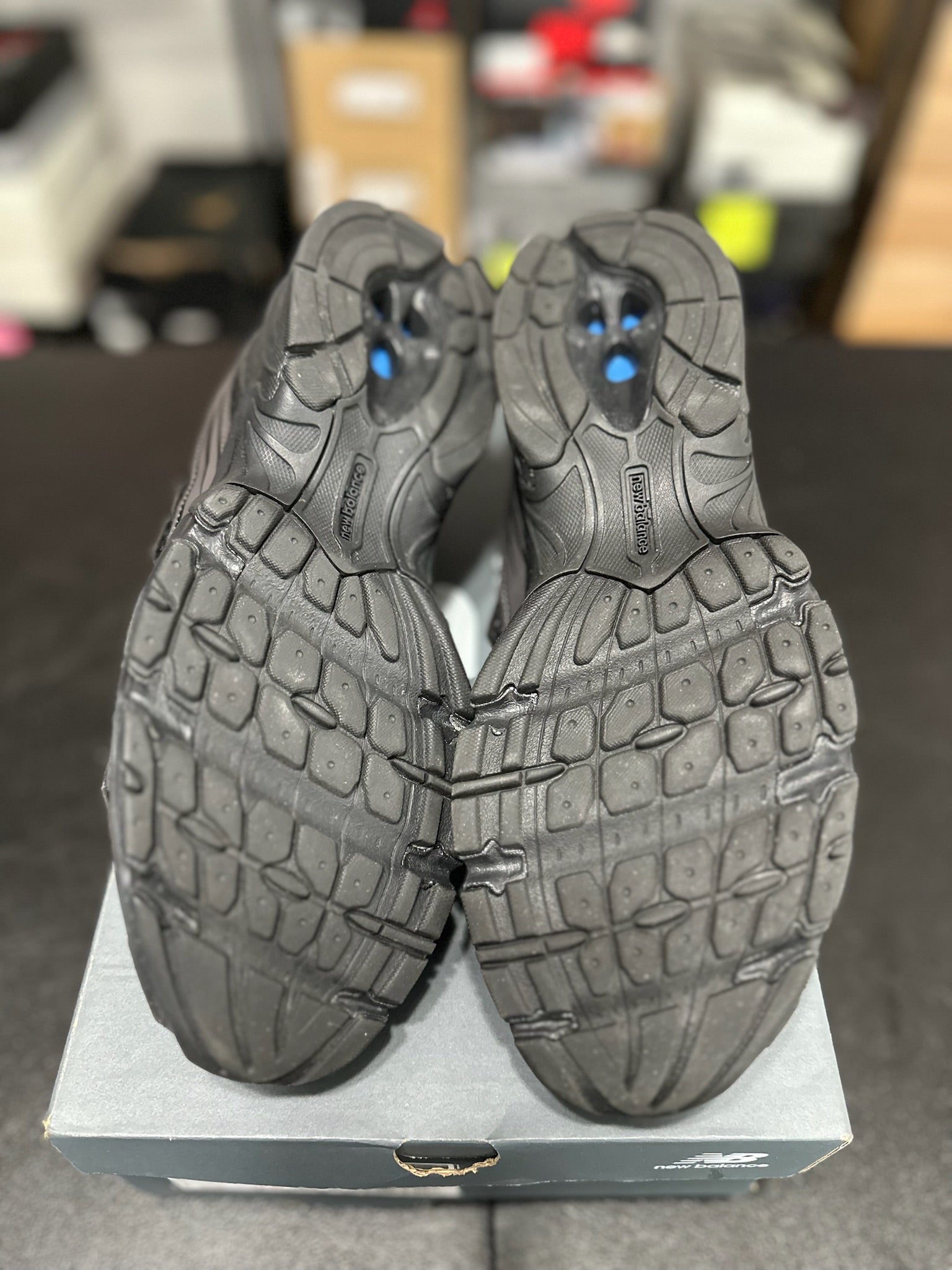 Size 9 - NB 740v2 Black Grey Sliver