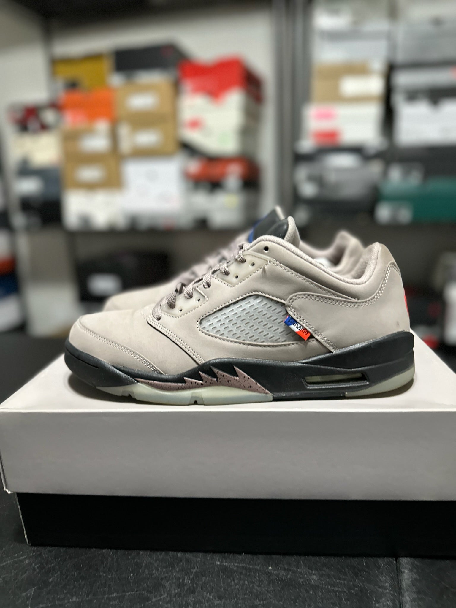 Size 10 - J5 Low PSG