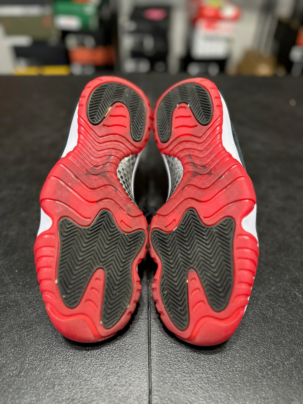 Size 9 - (10.5W) j11 bred velvet