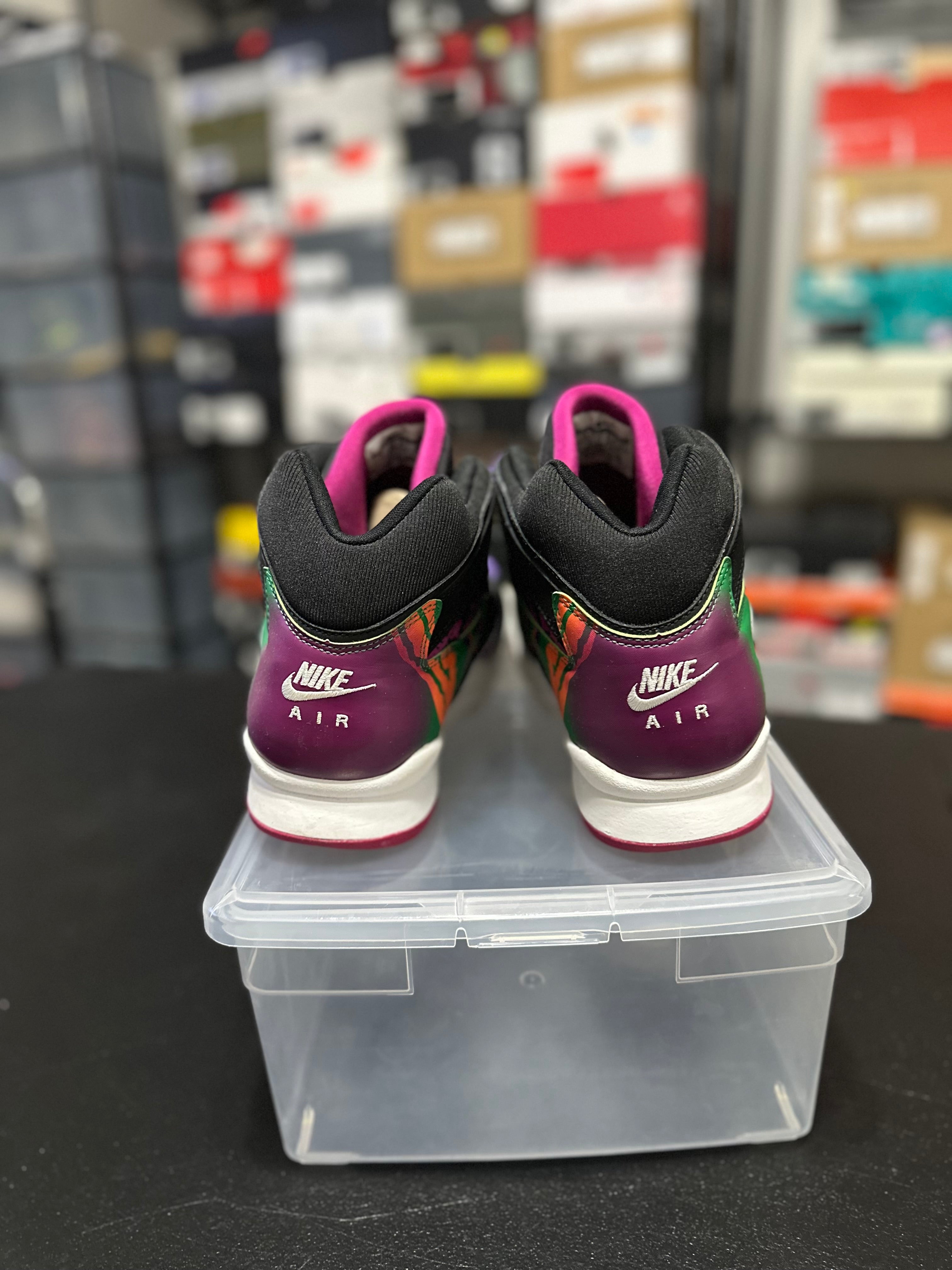 Size 13 - air tech challenge hybrid