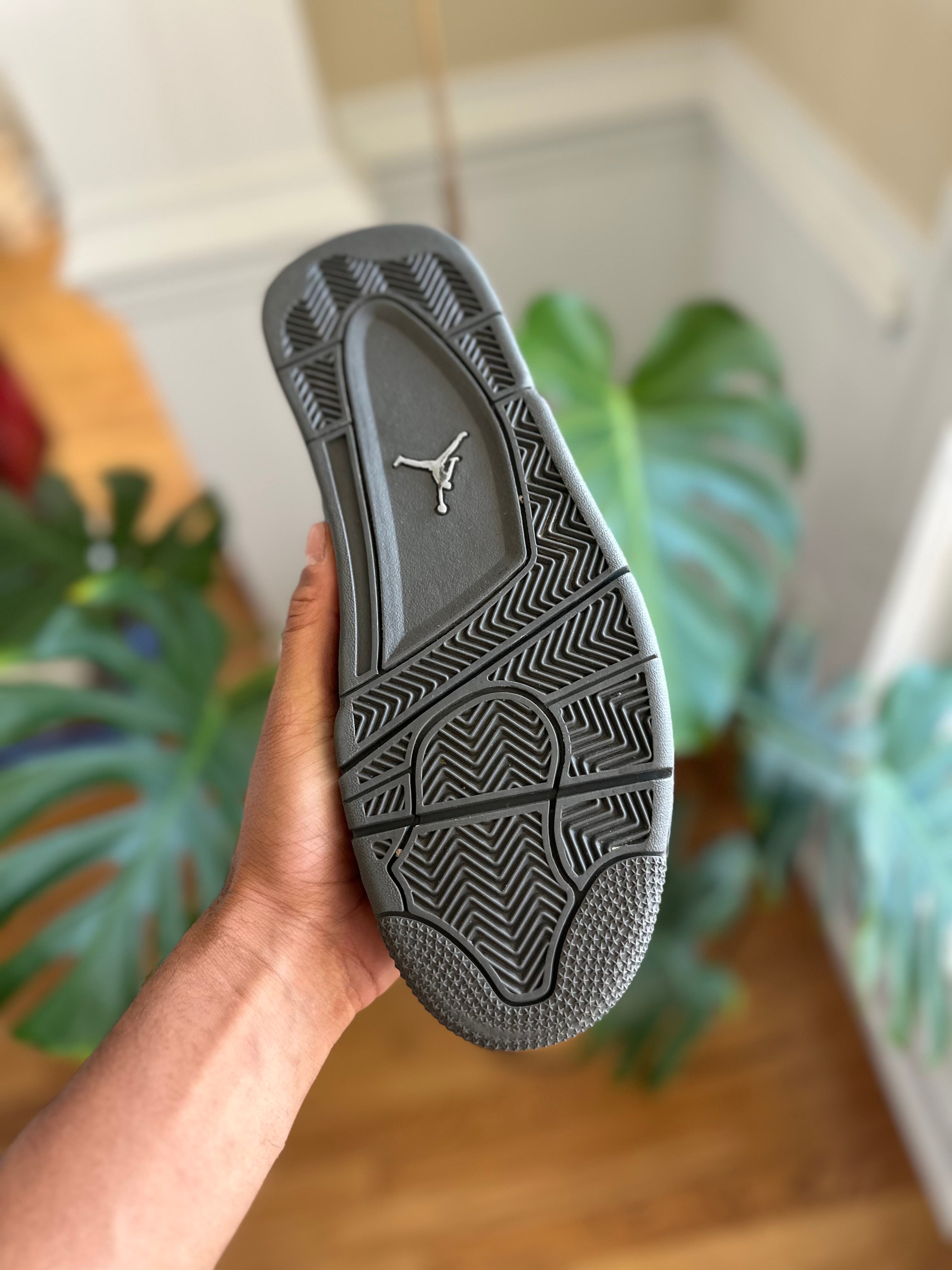 Size 10 - J4 wet cement
