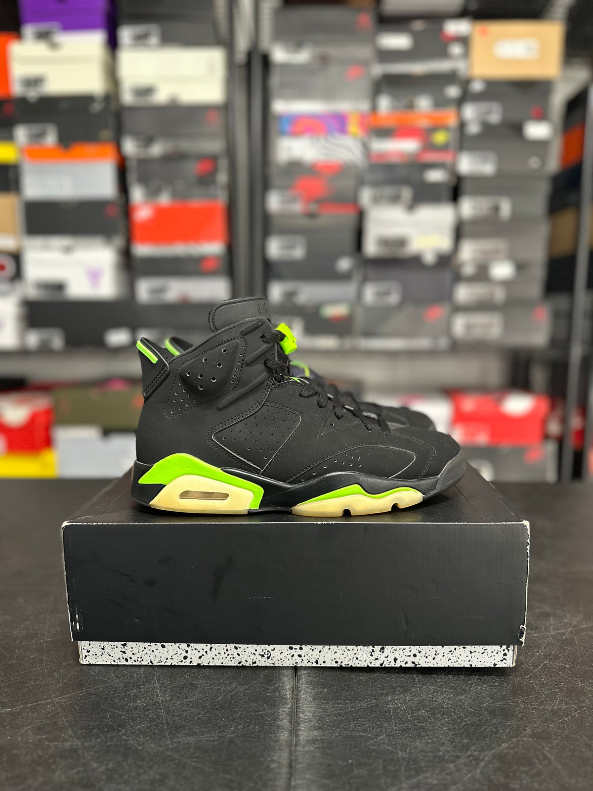 Size 9 - J6 electric green