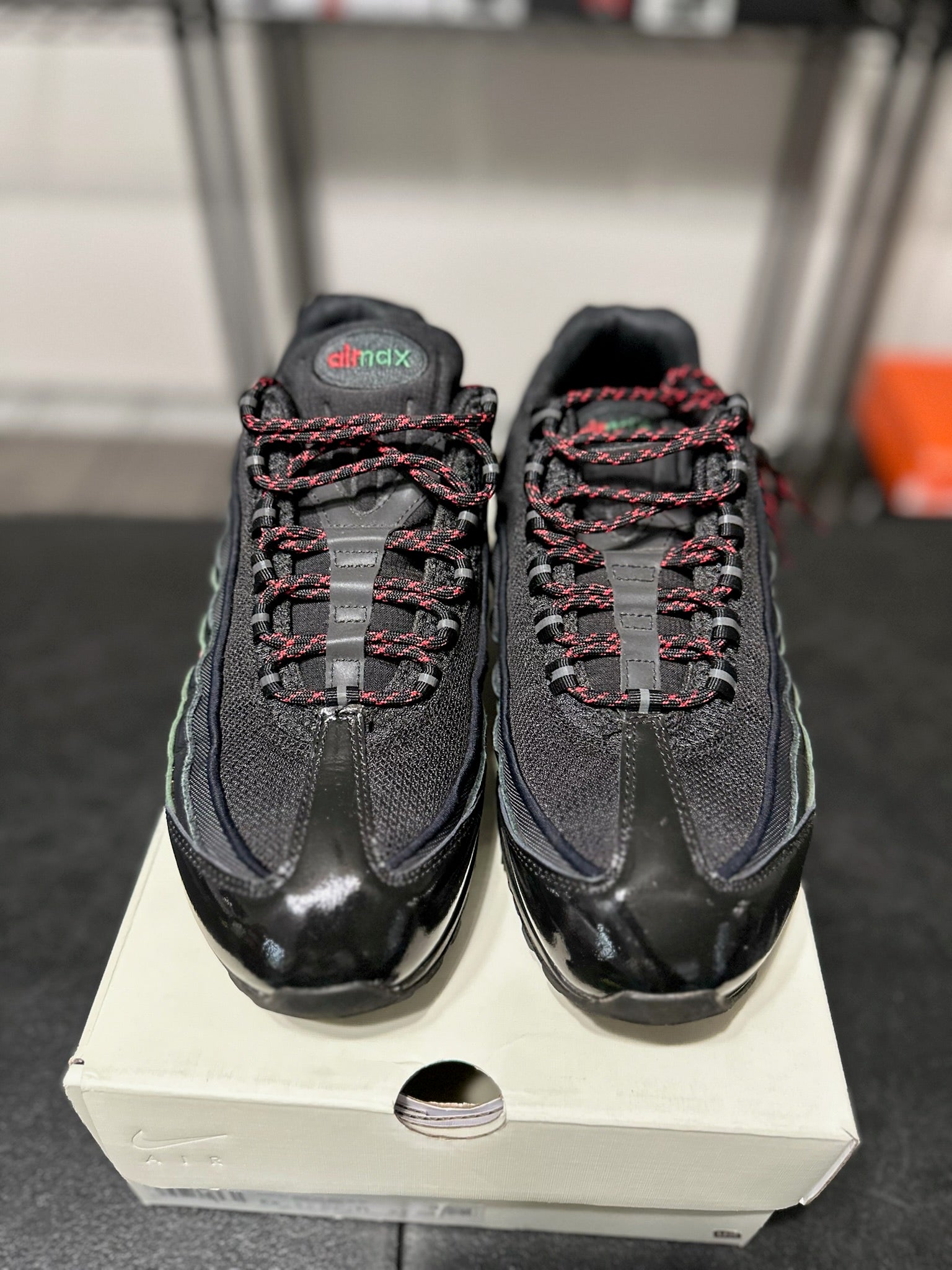 Size 9.5 - AM 95 SP Undefeated Black