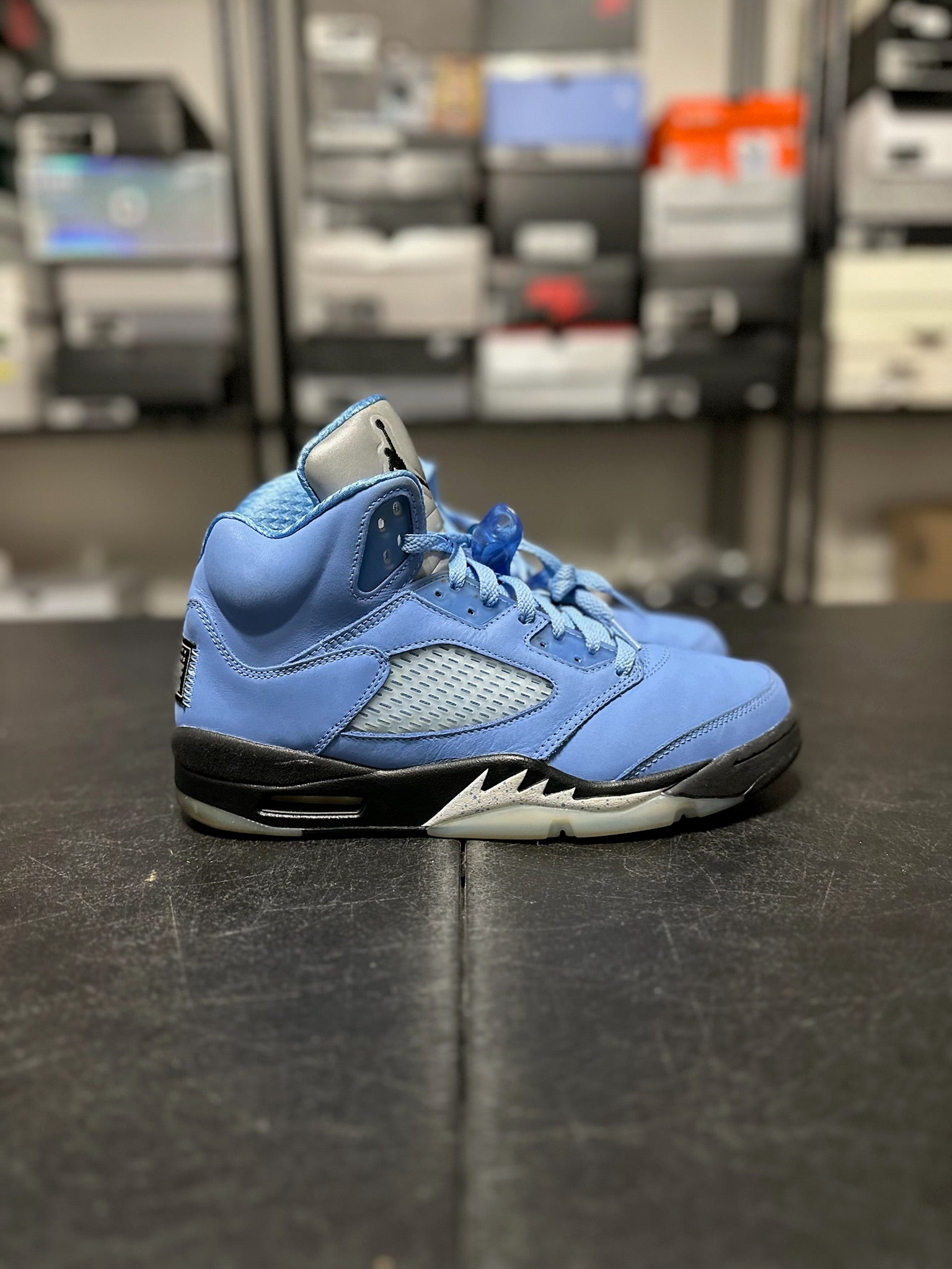 Size 9.5 - J5 UNC University Blue