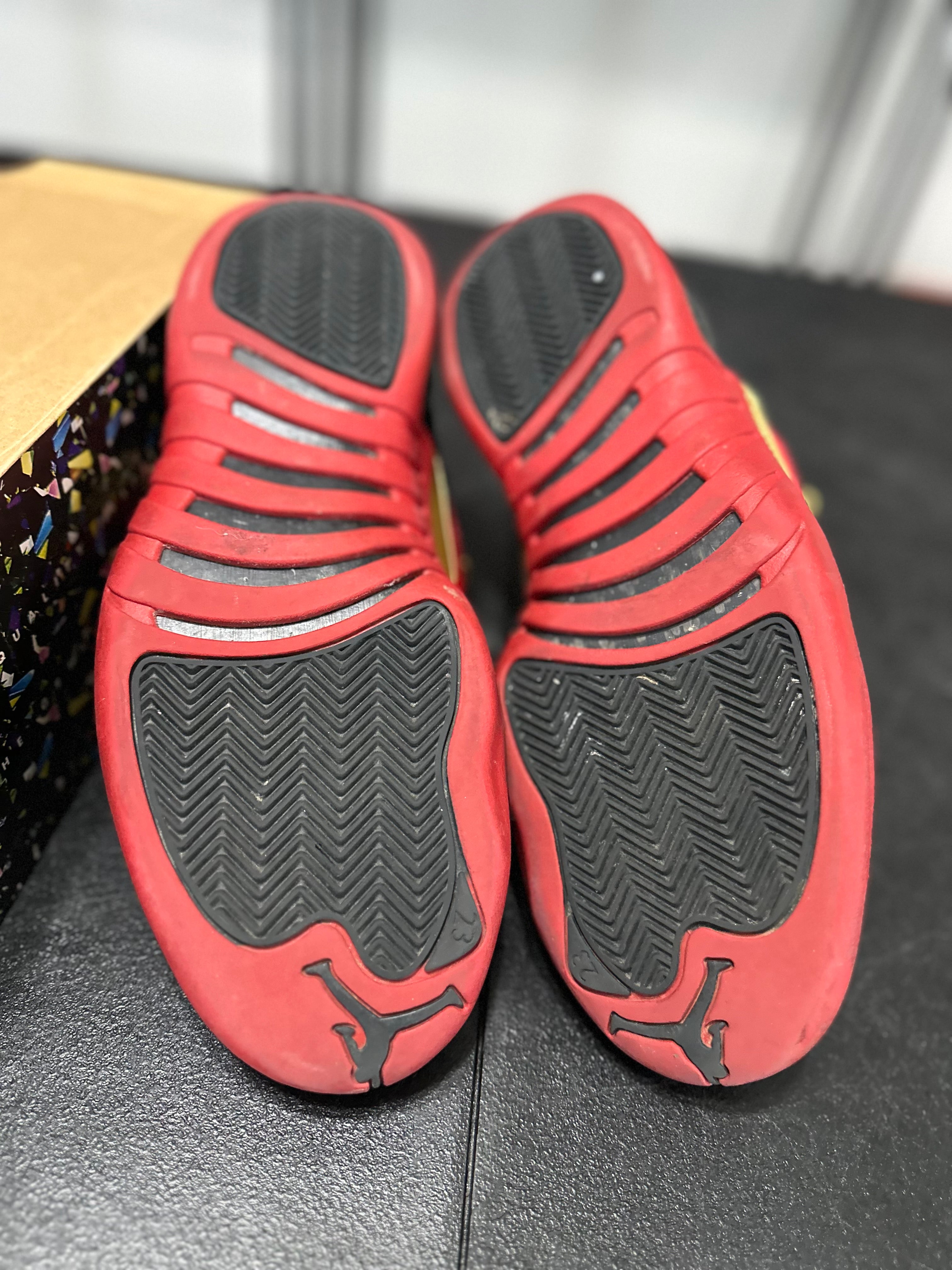 Size 9 - J12 low Super Bowl