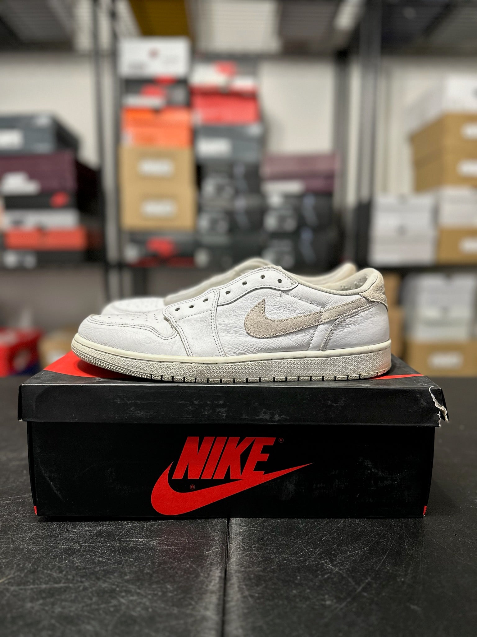 Size 11.5 - J1 Low Neutral Grey