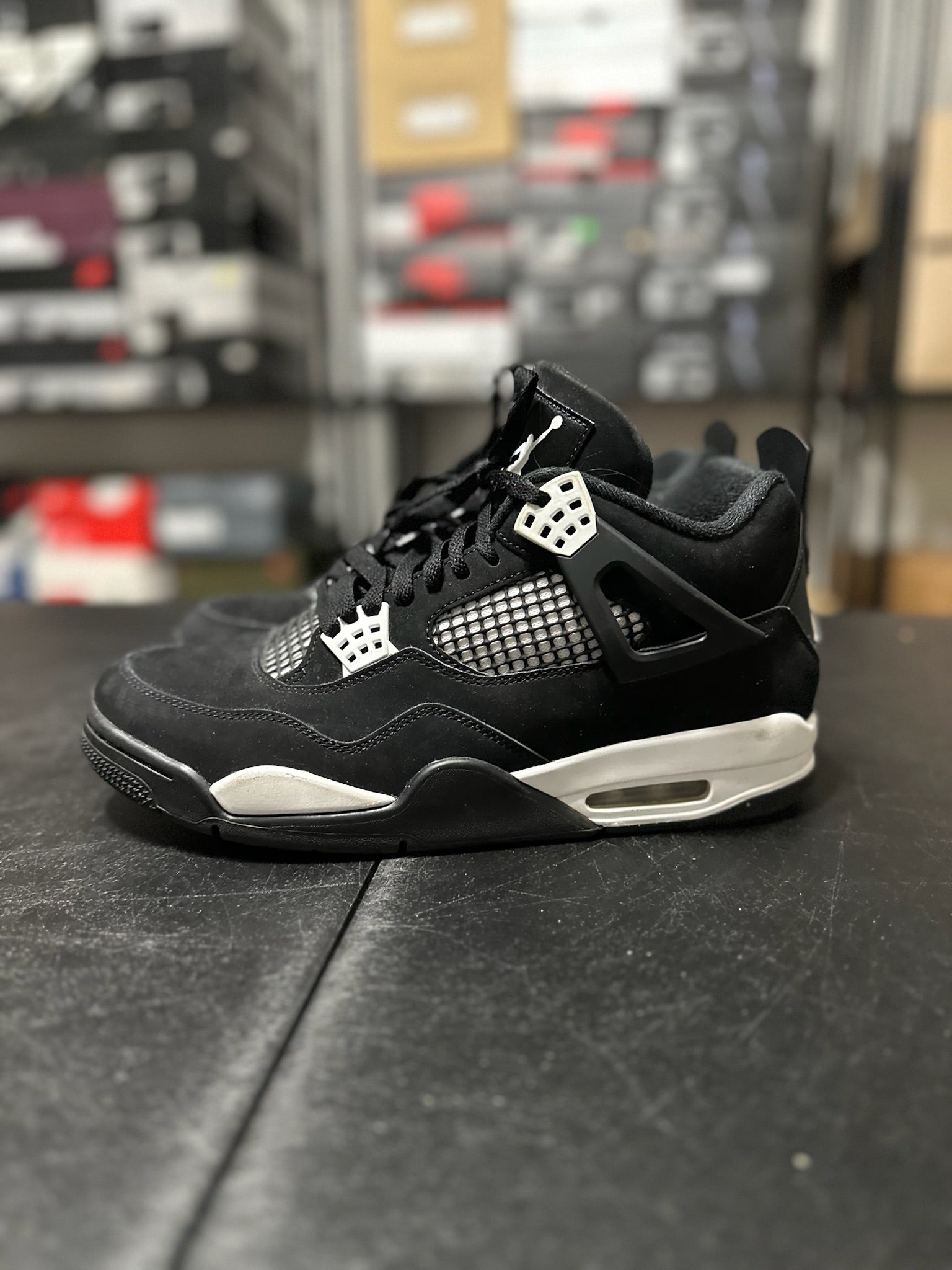 Size 11 - J4 White Thunder