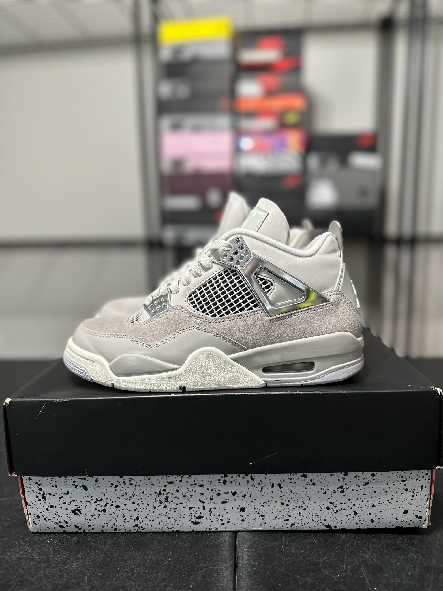 Size 7 - (8.5W) J4 Frozen Moments