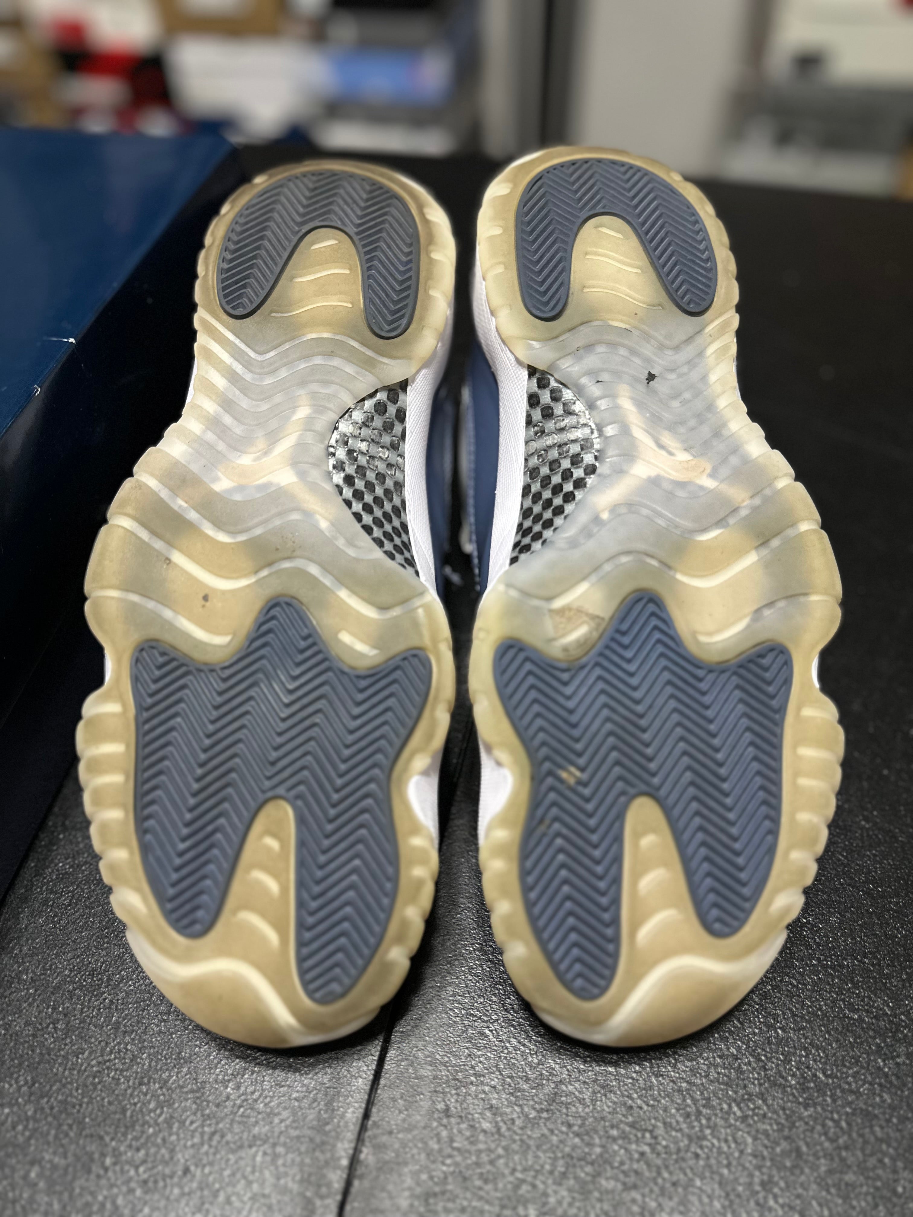 Size 11.5 - J11 low diffused blue