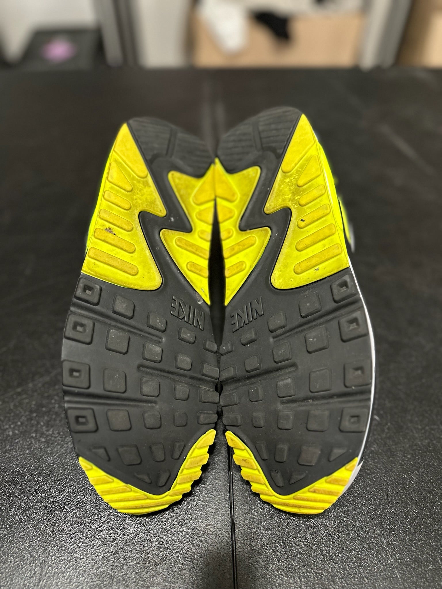 Size 9.5 - Air Max 90 OG Volt