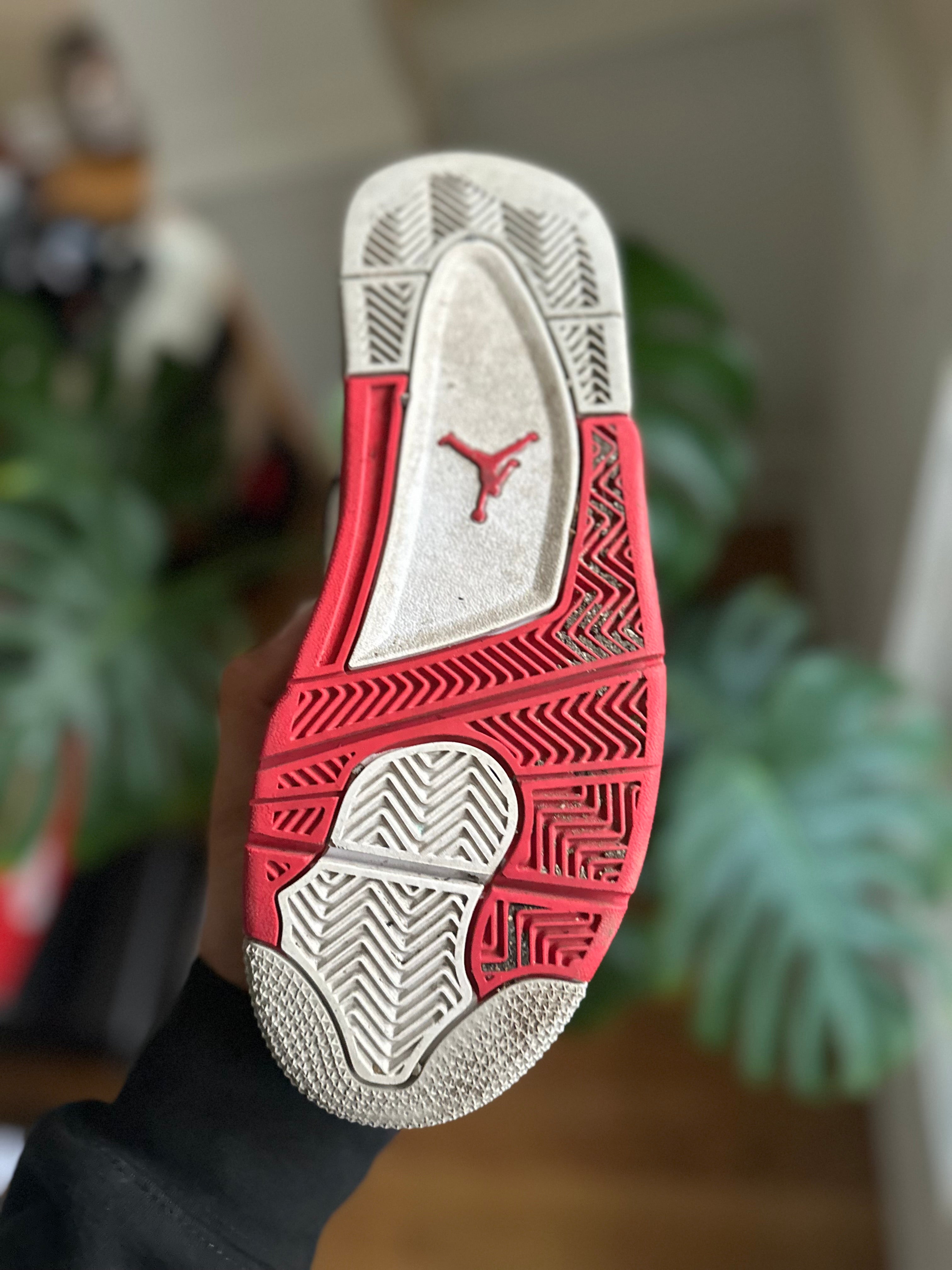 Size 7y - J4 fire red