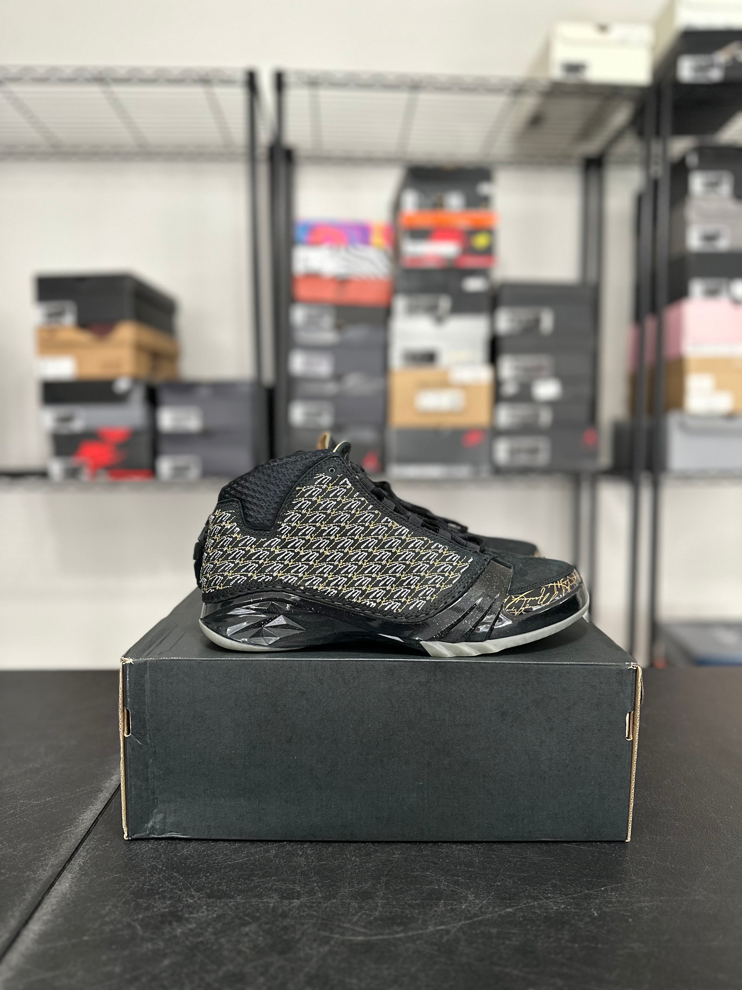 Size 10 - J23 Trophy room